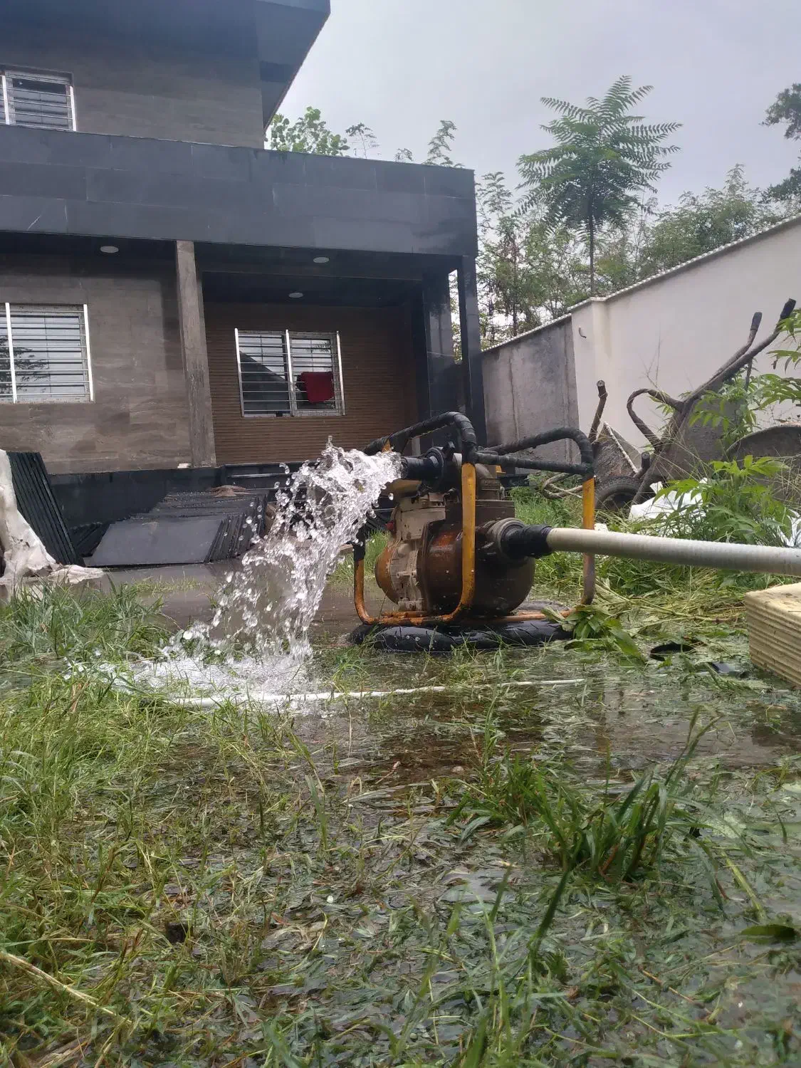 خدمات تخصصی حفاری چاه در گیلان|خدمات پیشه و مهارت|رشت, نظری|دیوار