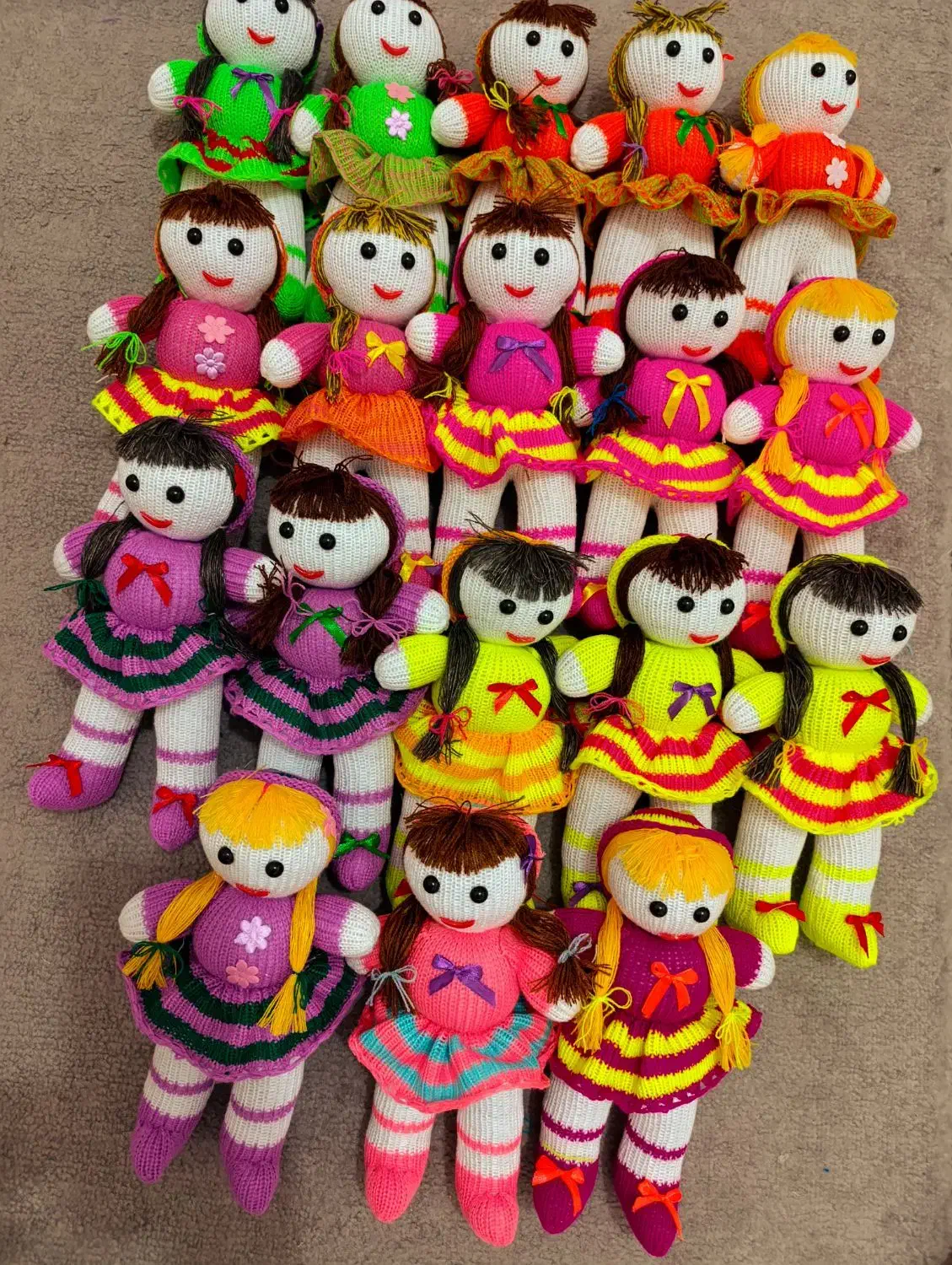 عروسک کاموایی|صنایع دستی و سایر لوازم تزئینی|رشت, کوی مهر|دیوار