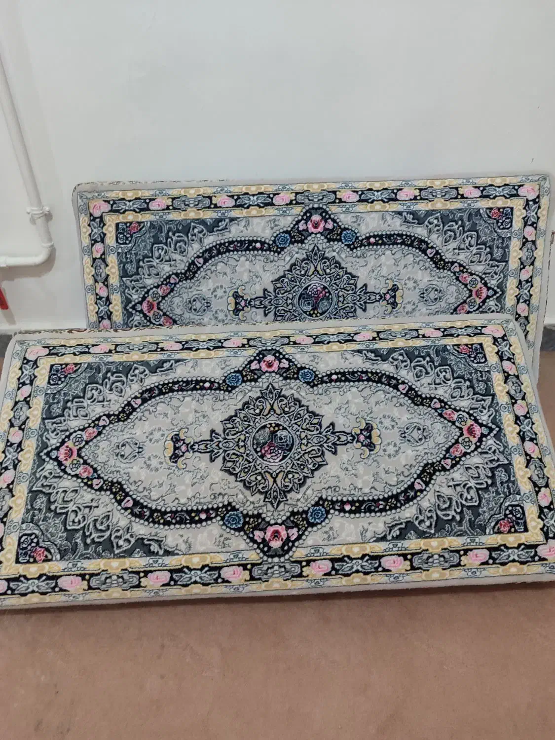 یک جفت پشتی|پشتی|همدان, |دیوار