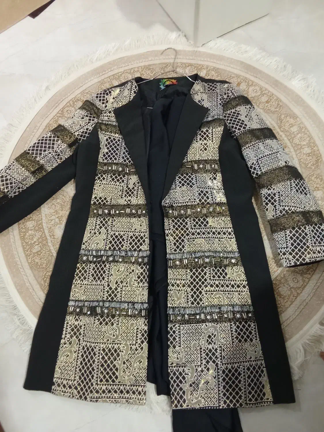 مانتو سنگدوزی شده و چادر|لباس|ساوه, |دیوار