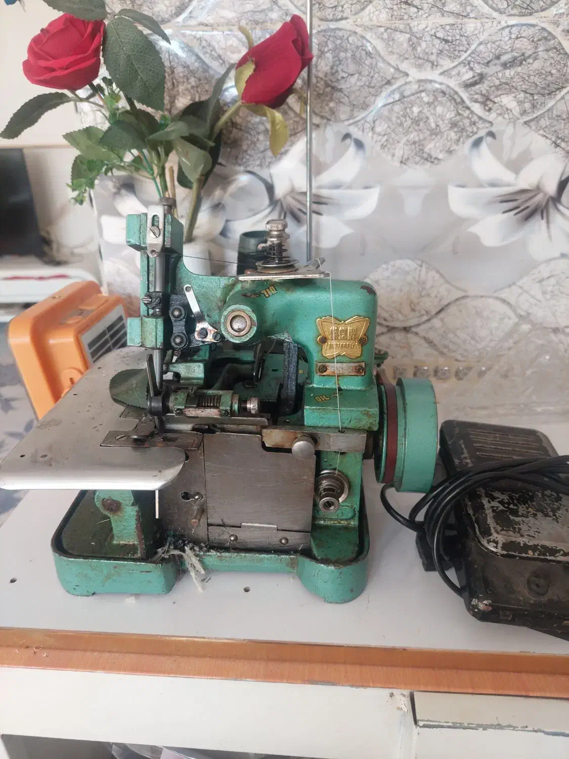 سردوز پروانه|چرخ خیاطی و ریسندگی|رضویه, |دیوار