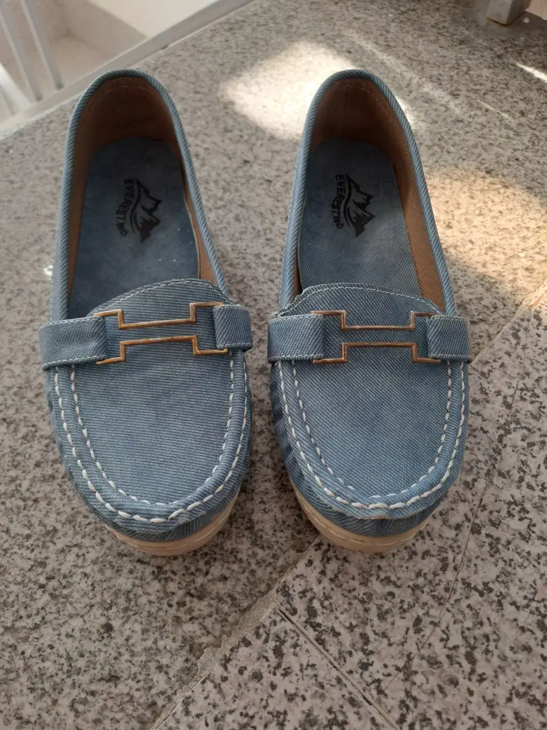 کفش سایز ۳۹. قیمت ۲۰۰هزارتومان|کیف، کفش، کمربند|دامغان, |دیوار