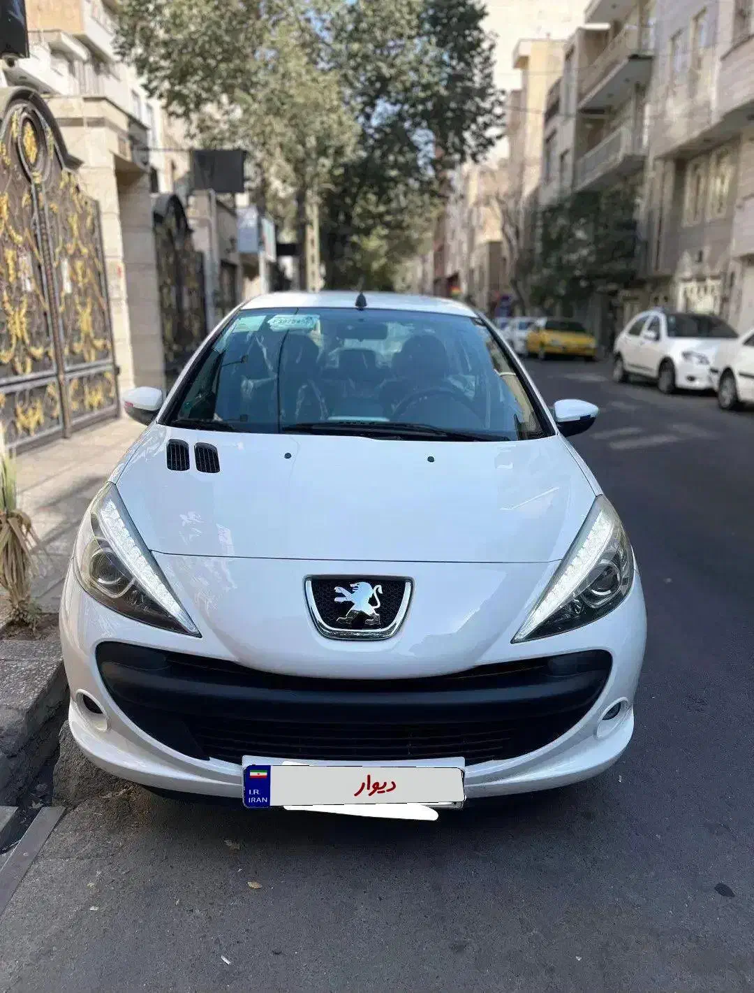 ۲۰۷ دنده ای سقف فلز کم کار مدل ۹۹ در حد|خودرو سواری و وانت|تهران, سید خندان (جلفا)|دیوار
