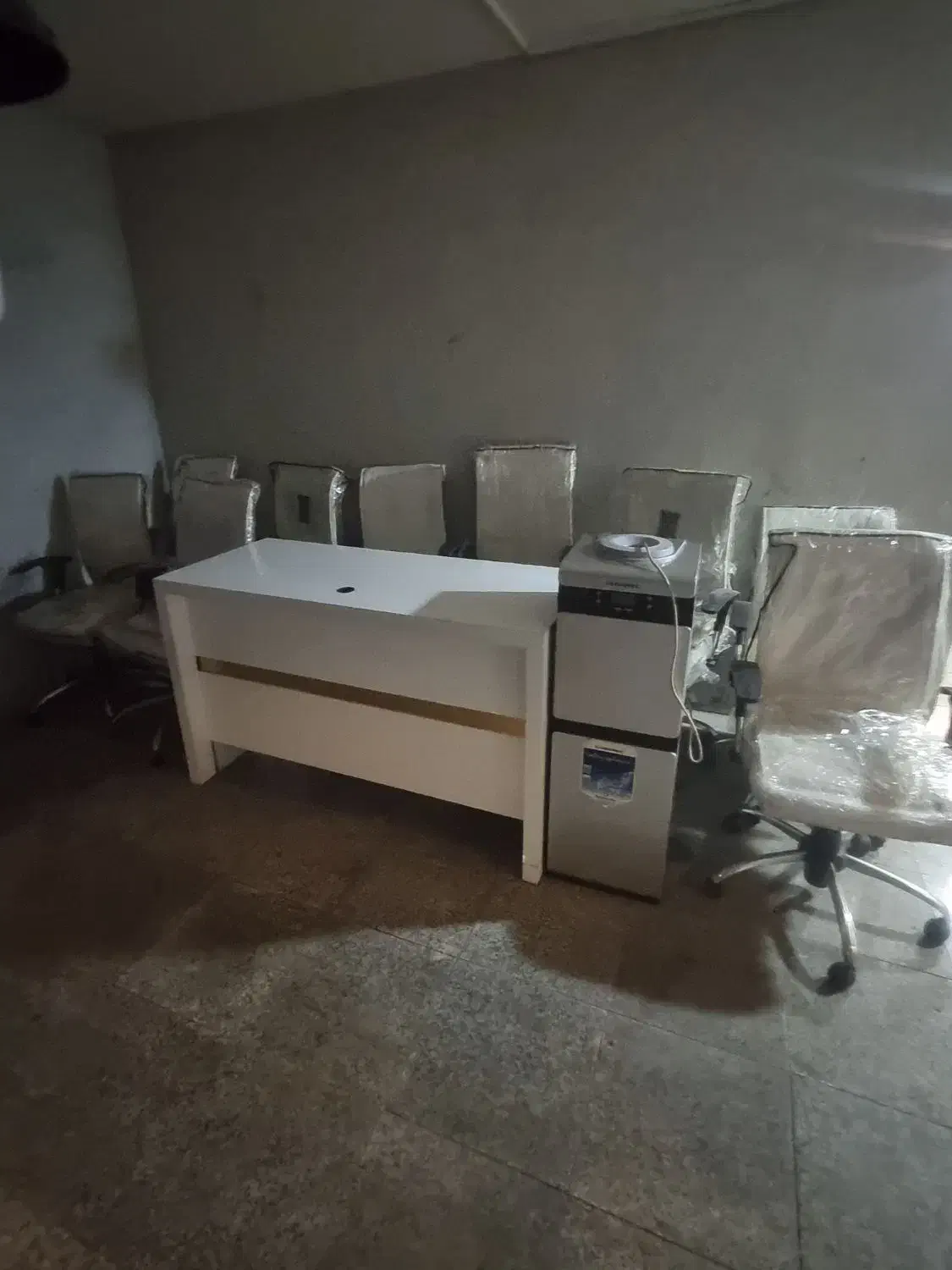 فروش لوازم دفتر املاک کامل در حد نو|دفتر کار|تهران, باغ فیض|دیوار