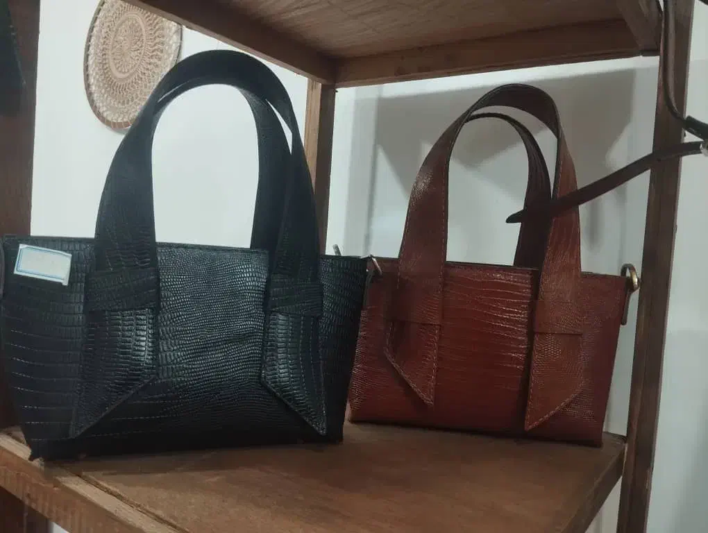 کیف ومحصولات چرم|کیف، کفش، کمربند|گرگان, |دیوار