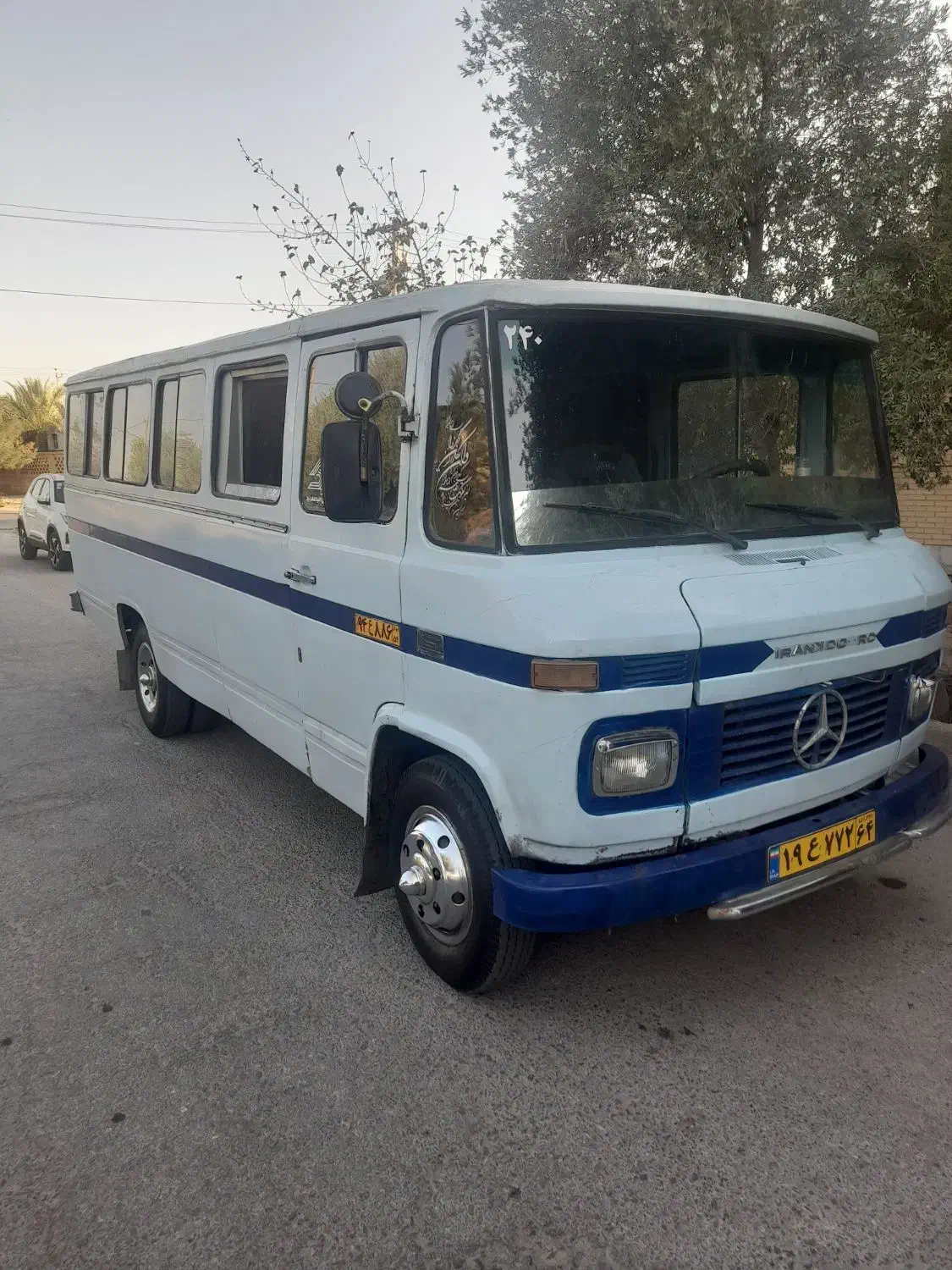 جذب راننده پایه دوم جهت رانندگی مینی بوس بنز|استخدام حمل و نقل|یزد, |دیوار