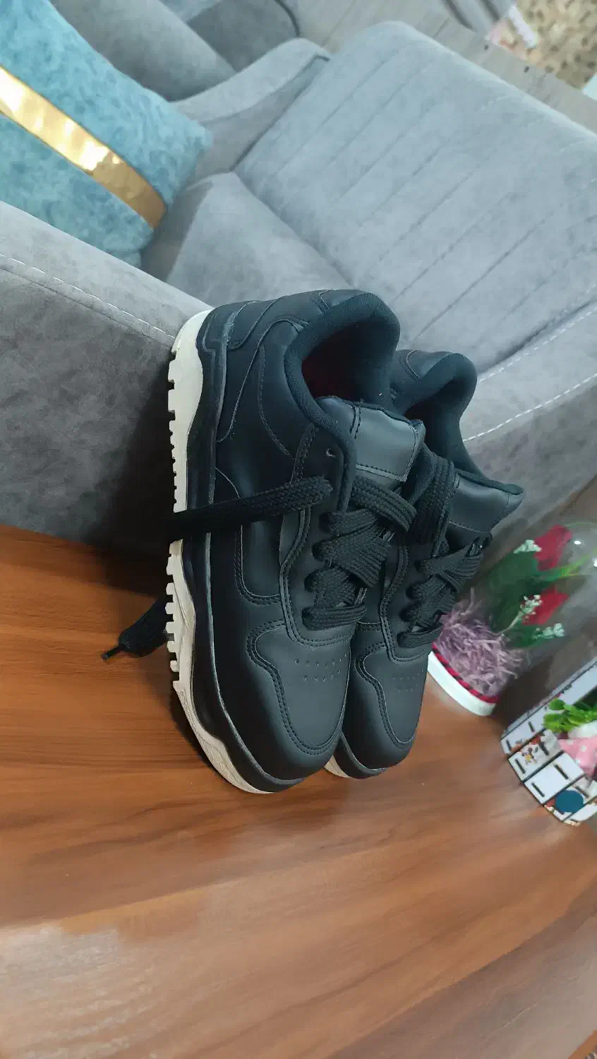 کتونی اسپرت دخترانه و زنانه|کیف، کفش، کمربند|اشتهارد, |دیوار