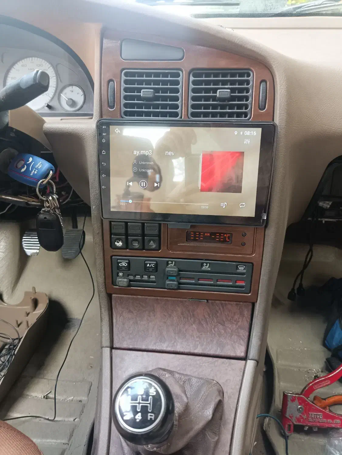 مانیتورپژو داشبوردقدیم|قطعات یدکی و لوازم جانبی|شاهین‌شهر, حافظ جنوبی|دیوار