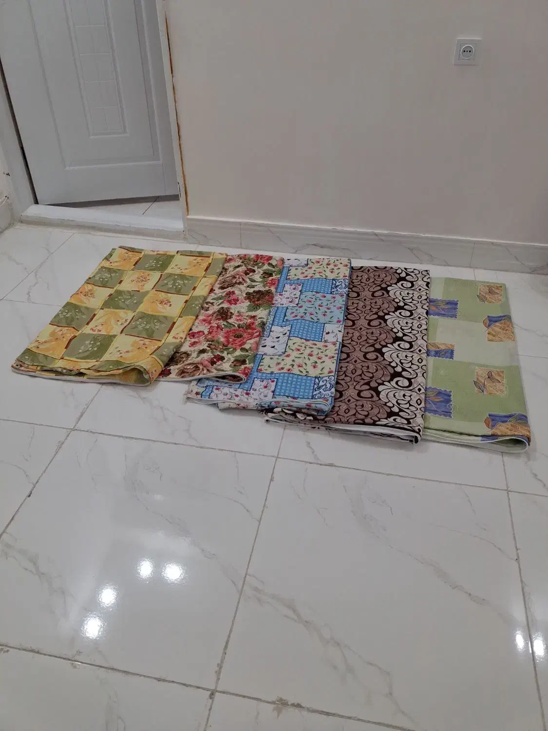 چند رو تشک نو|رختخواب، بالش، پتو|بوکان, |دیوار