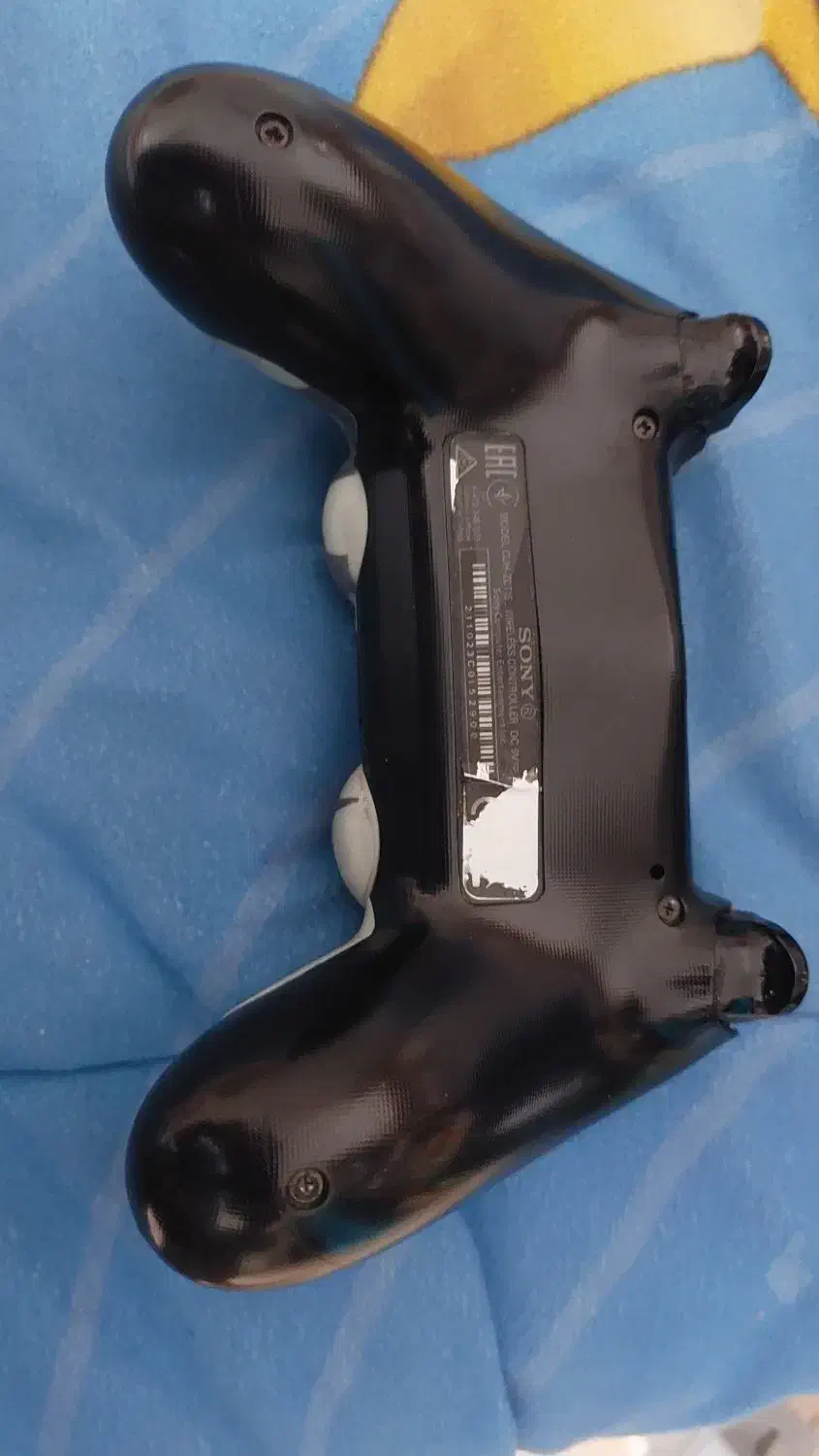 یک عدد دسته PS4|کنسول، بازی ویدئویی و آنلاین|شیراز, فرگاز|دیوار