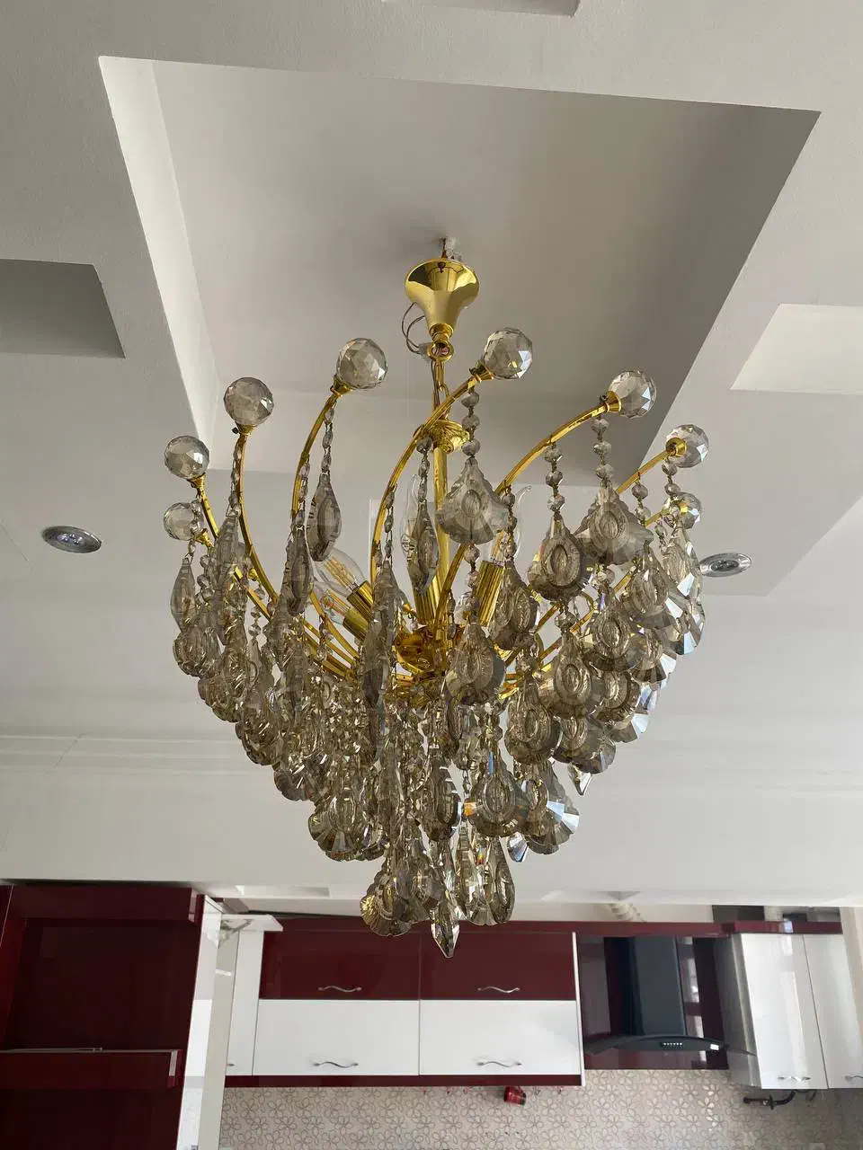 لوستر طلایی در حد نو|لوستر و چراغ آویز|مشهد, سرافرازان|دیوار