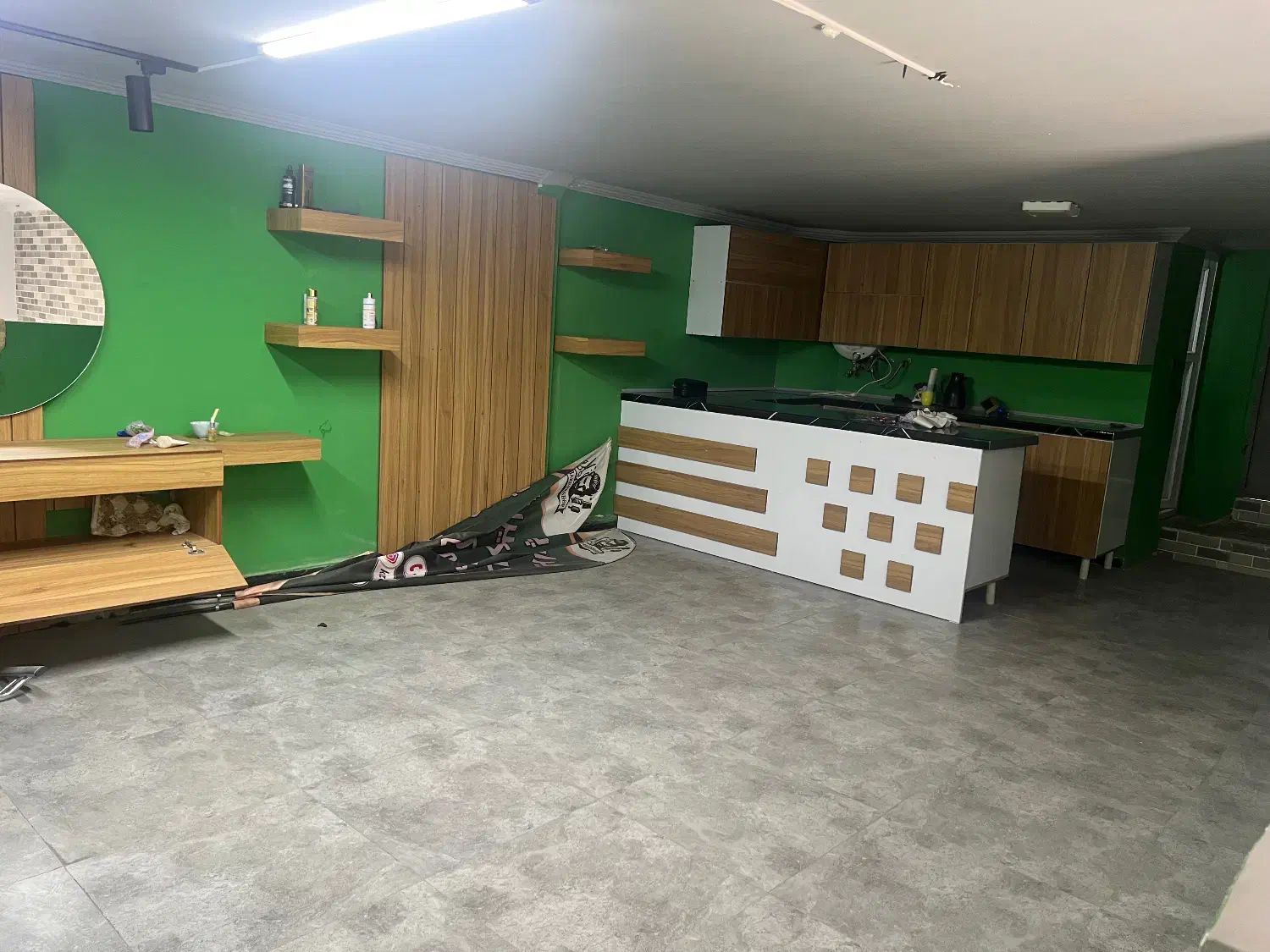 مغازه ۷۰ متری الزهرا نبش درزاده|اجارهٔ مغازه و غرفه|ایرانشهر, |دیوار