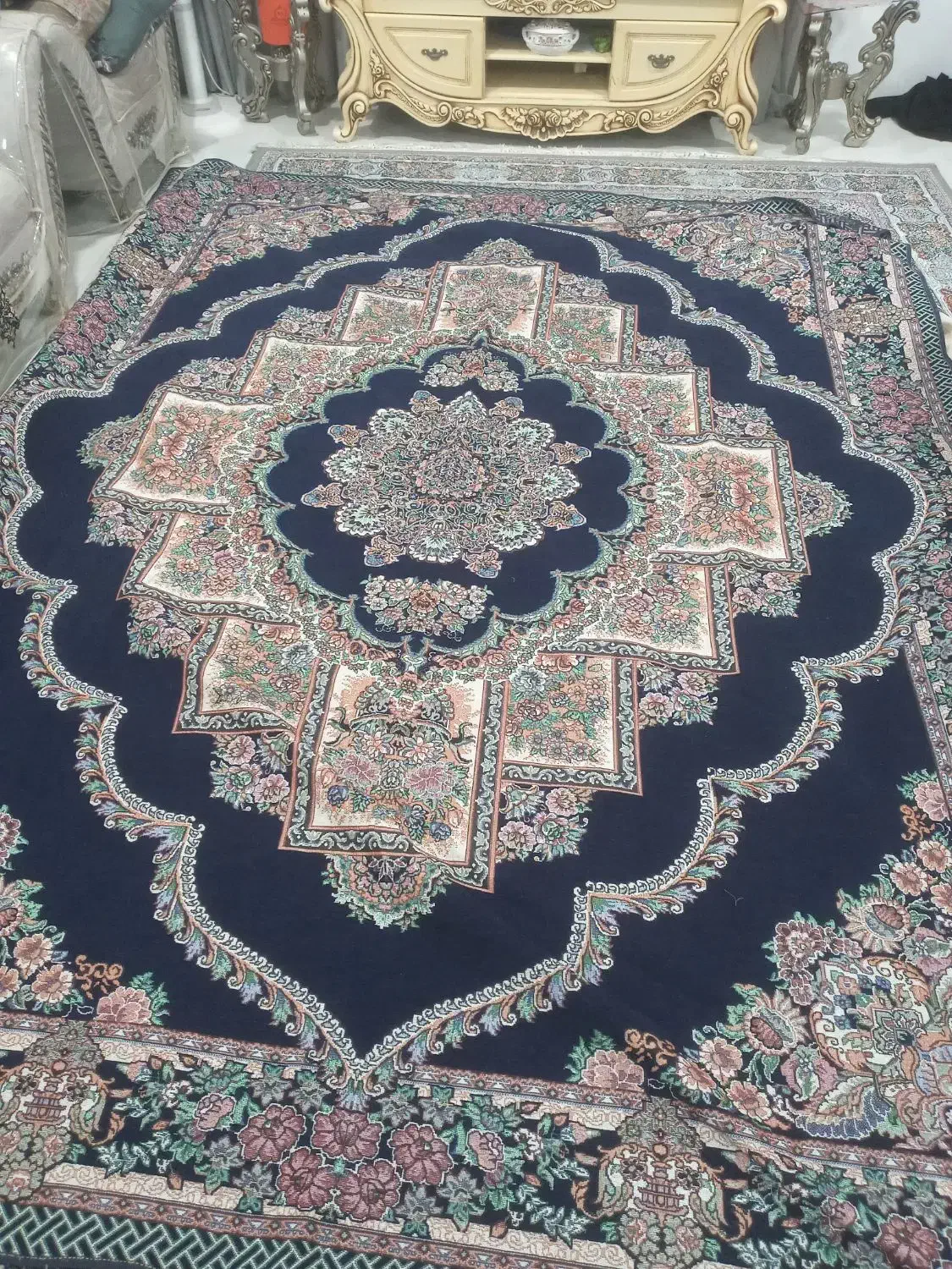 روفرشی‌استفاده‌نشده‌طرح‌‌ترنج‌‌زیبا|روفرشی|آستانه اشرفیه, |دیوار