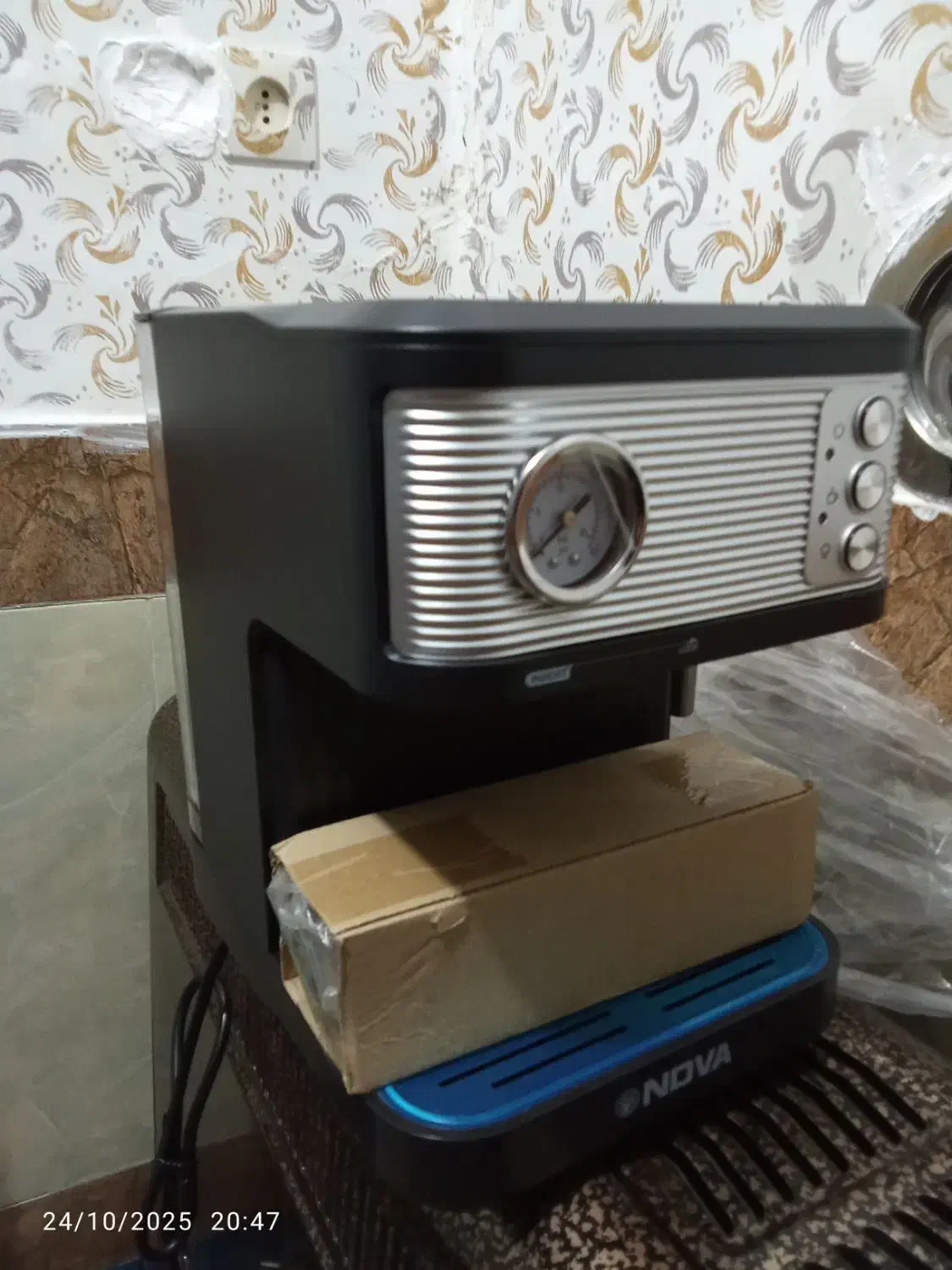 قهوه ساز|سماور، چایساز، قهوهساز|گلوگاه, |دیوار