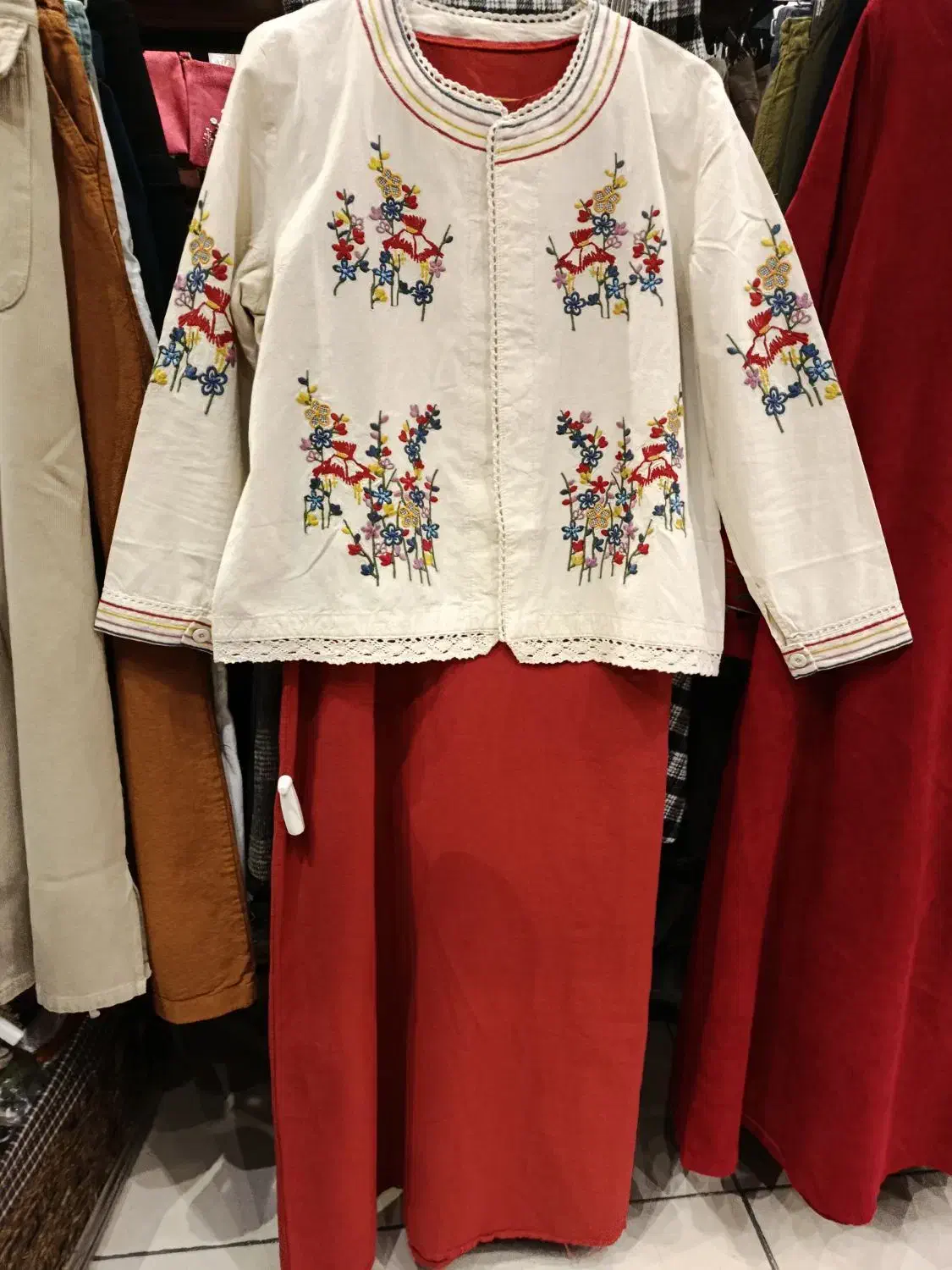 لباسهای یلدایی|لباس|شیراز, زند|دیوار