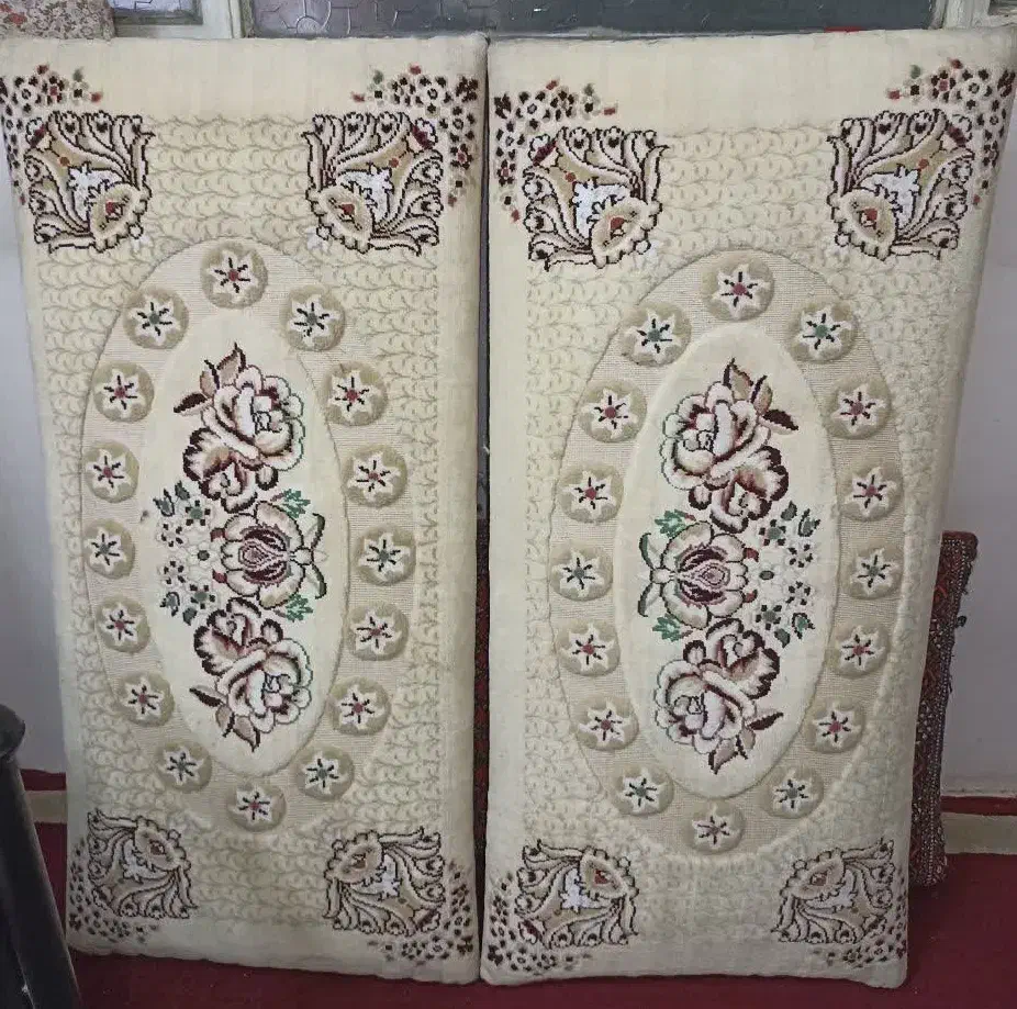 پشتی|پشتی|مشهد, حضرت حجت|دیوار