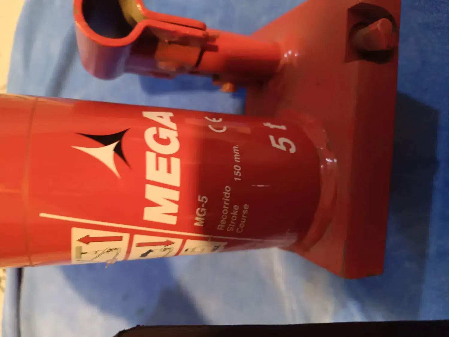 جک مگا اسپانیایی ۵تن|ابزارآلات|تهران, فلسطین (میدان انقلاب)|دیوار