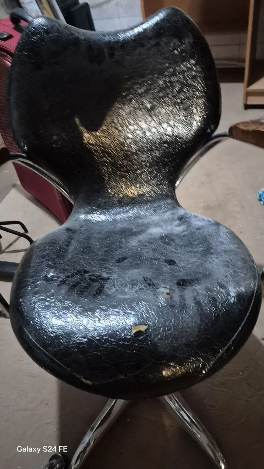 سه تا صندلی کوتاهی|آرایشگاه و سالن‌های زیبایی|مشهد, شهید فرامرز عباسی|دیوار