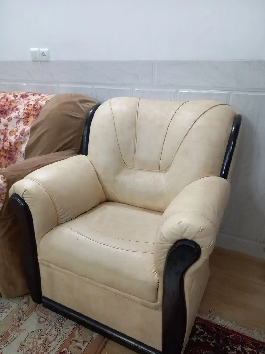 مبل چوب ترک|مبلمان خانگی و میز عسلی|یزد, |دیوار