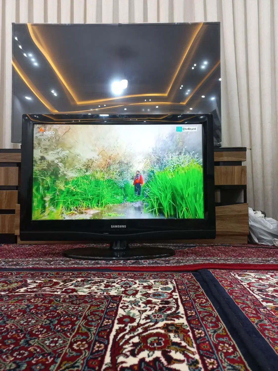 ال سی دی ۳۲ اینچ سامسونگ|تلویزیون و پروژکتور|سنندج, |دیوار