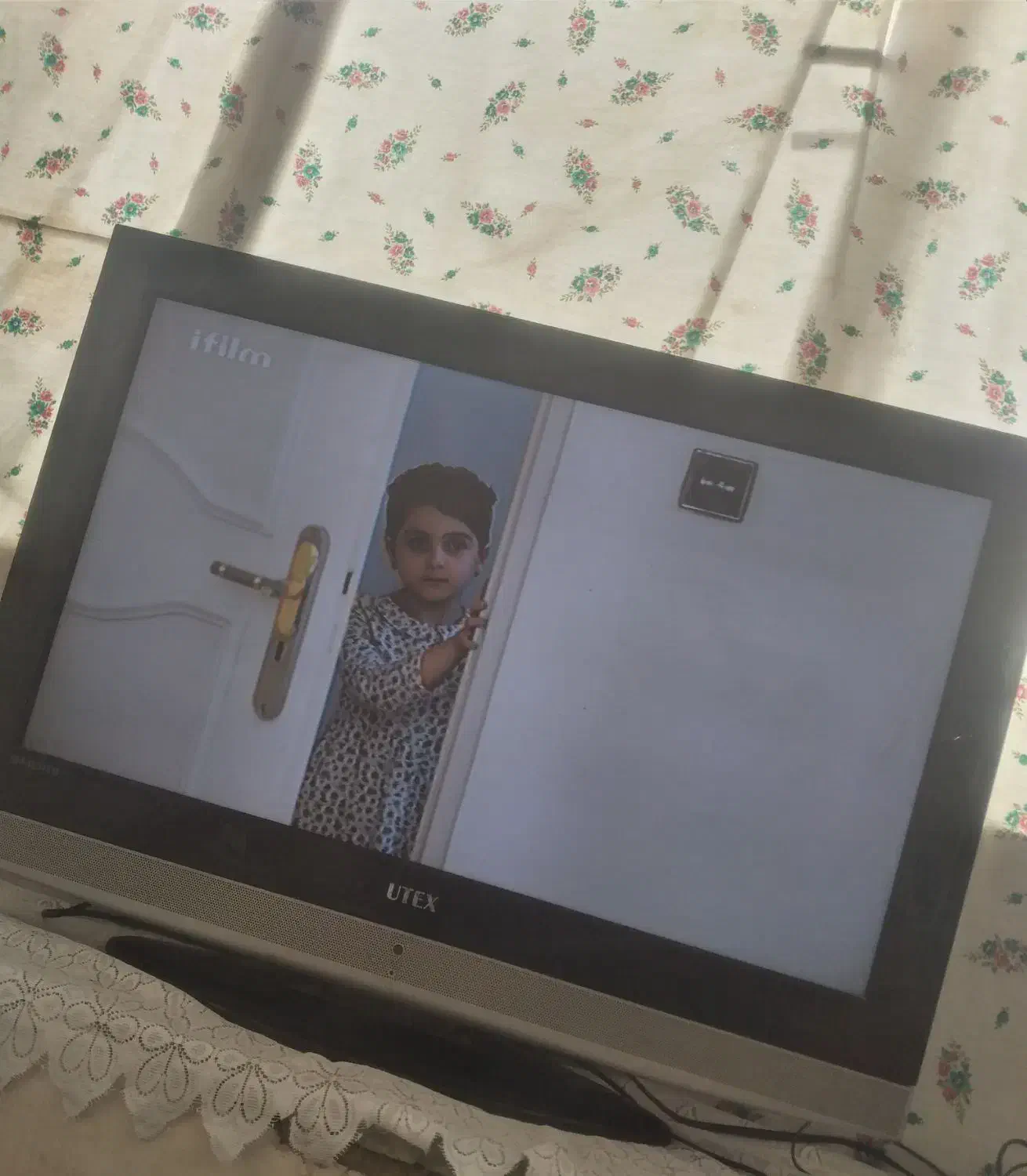 تلوزیون۳۲اینچ UTEXبادیجیتال|تلویزیون و پروژکتور|قهدریجان, |دیوار