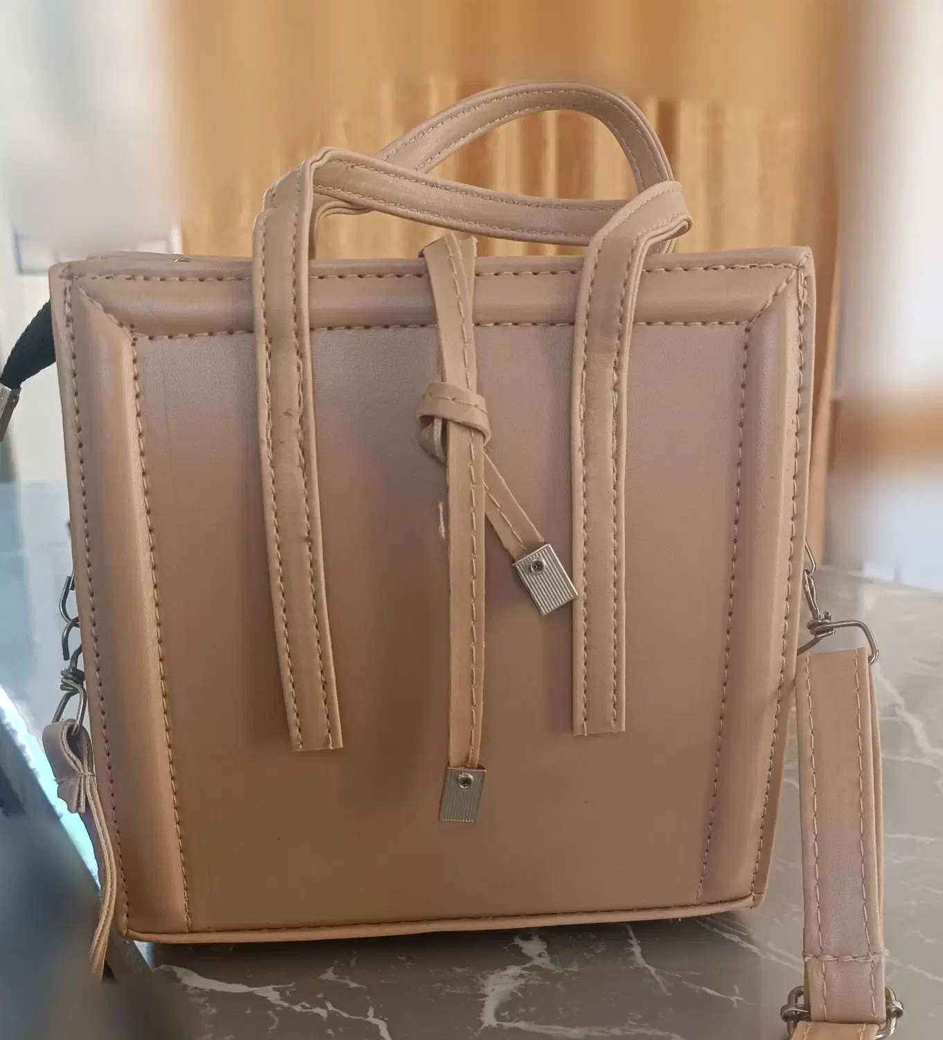 کیف|کیف، کفش، کمربند|گندمان, |دیوار