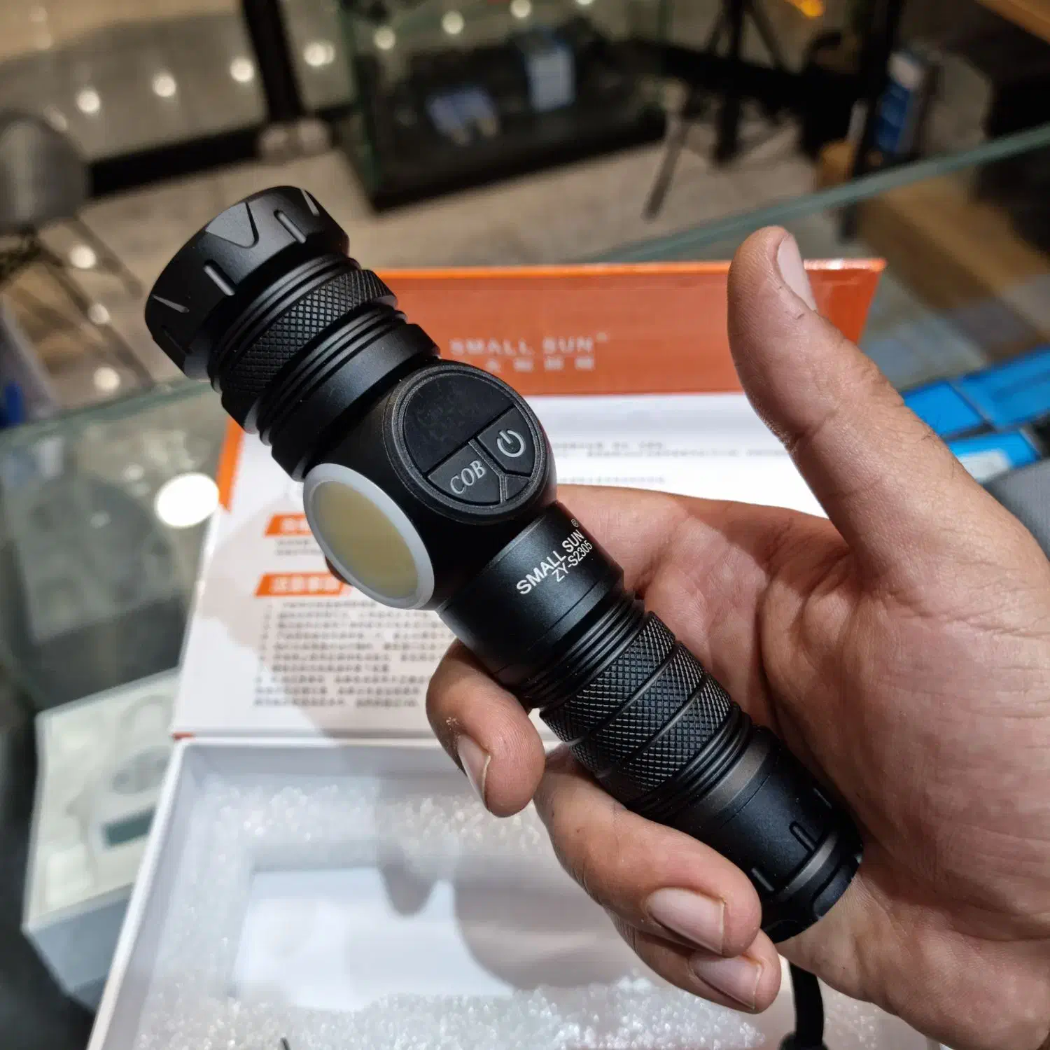 چراغ قوه زوم دار پلیسی اسمالسان مدل ۲۳۰۵|کوهنوردی و کمپینگ|تهران, لاله زار|دیوار