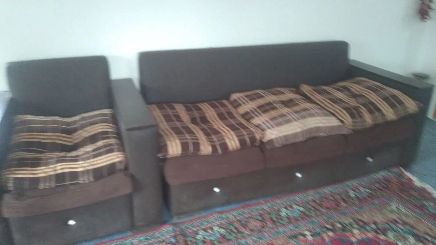 مبل|مبلمان خانگی و میز عسلی|پره‌سر, |دیوار