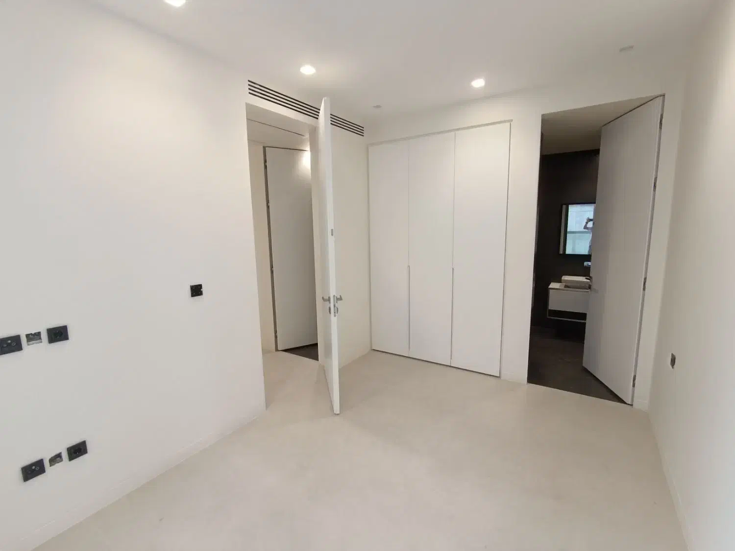 الهیه/۲۱۰متر/۳خواب مستر/برج باغ نوساز مدرن/فول