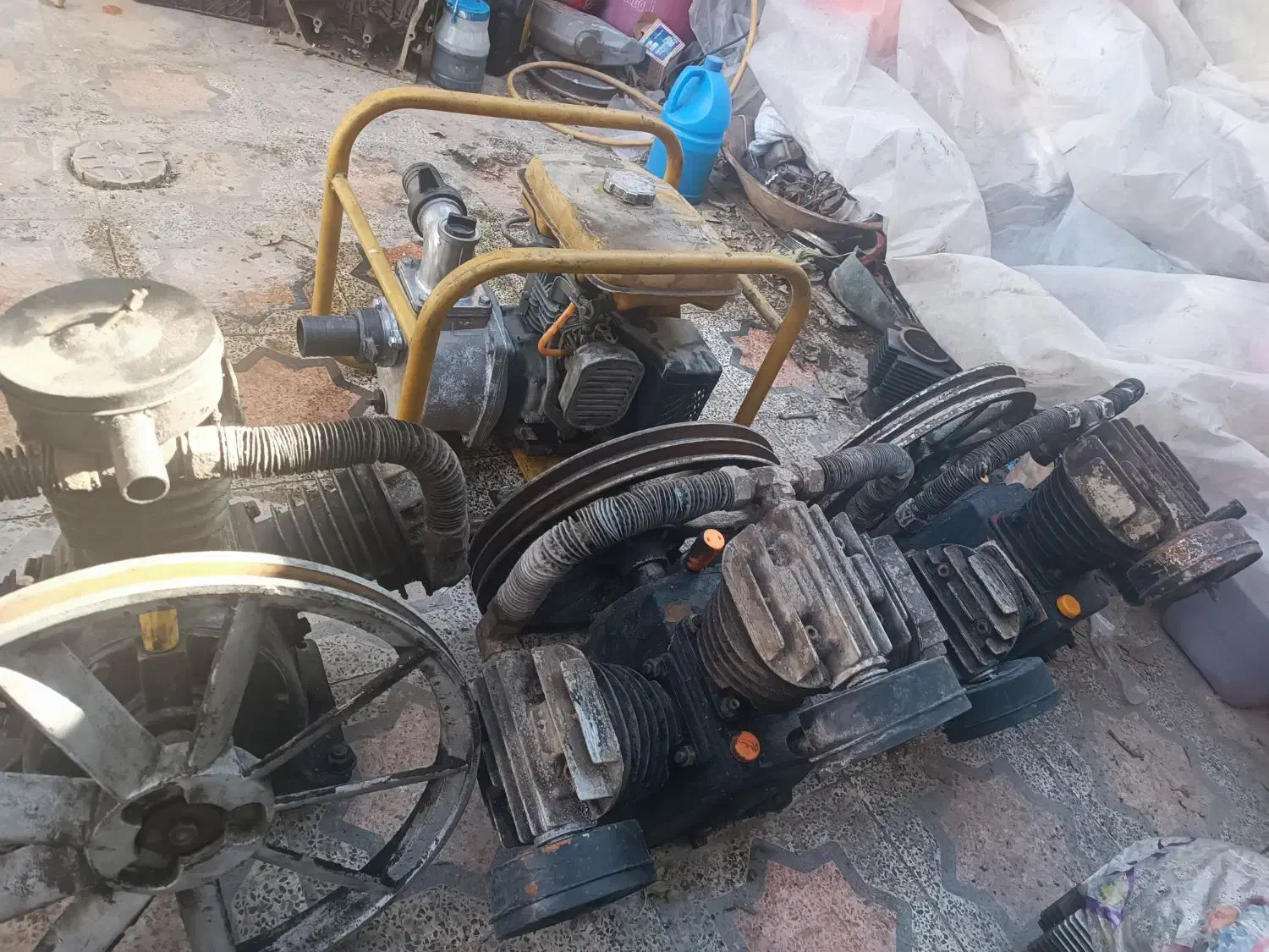 پمپ آبکش و پمپ باد|ماشین‌آلات صنعتی|شیراز, کوشک میدان|دیوار