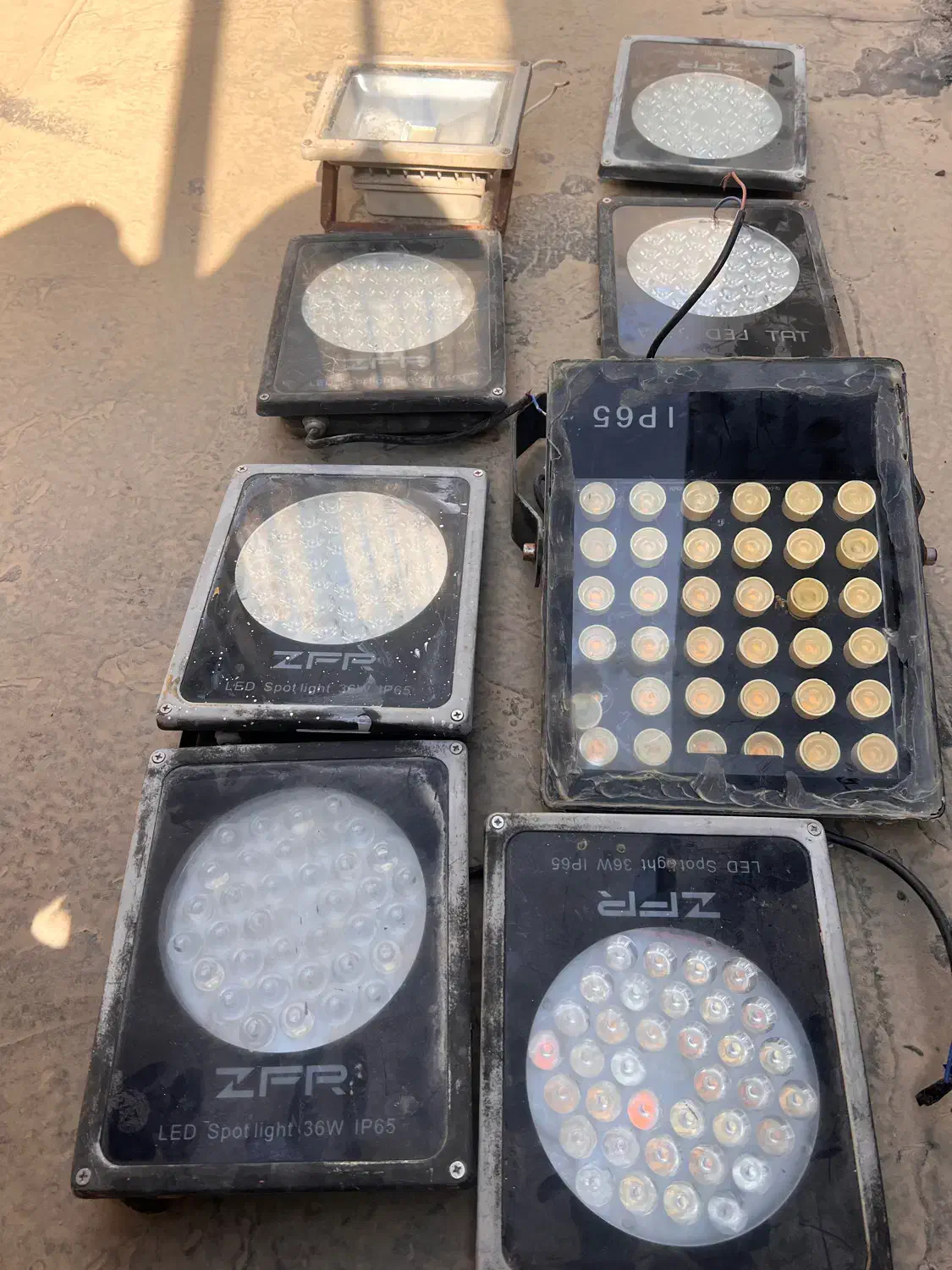 پروژکتور|لامپ و چراغ|شاندیز, |دیوار