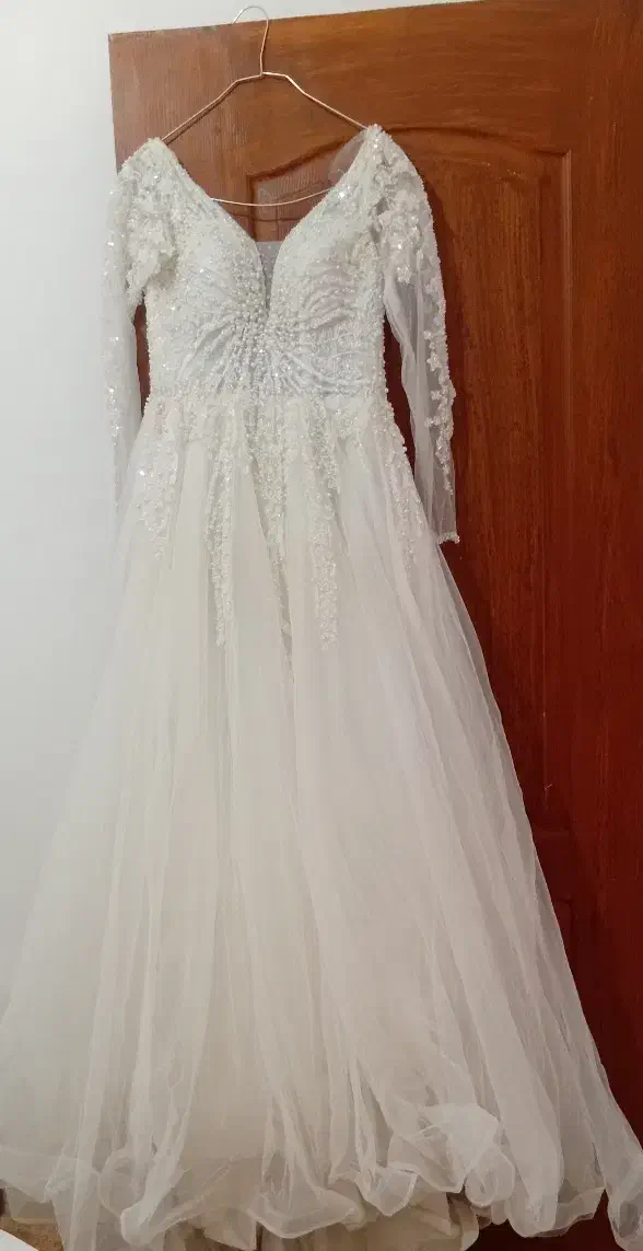 لباس عروس مرواریدی|لباس|اندیشه, اندیشه فاز ۲|دیوار