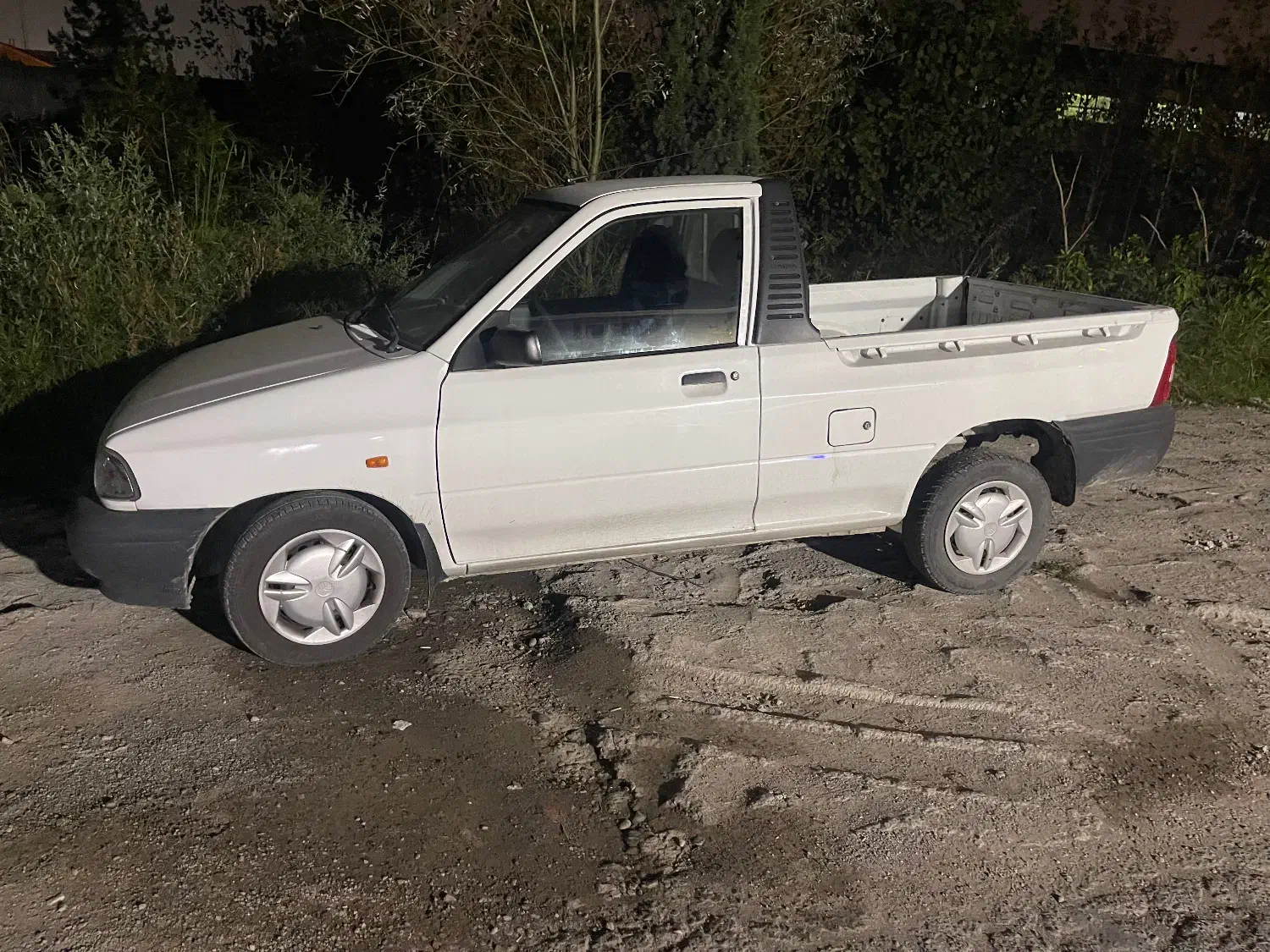 پرایدوانت|خودرو سواری و وانت|لاهیجان, قیام|دیوار