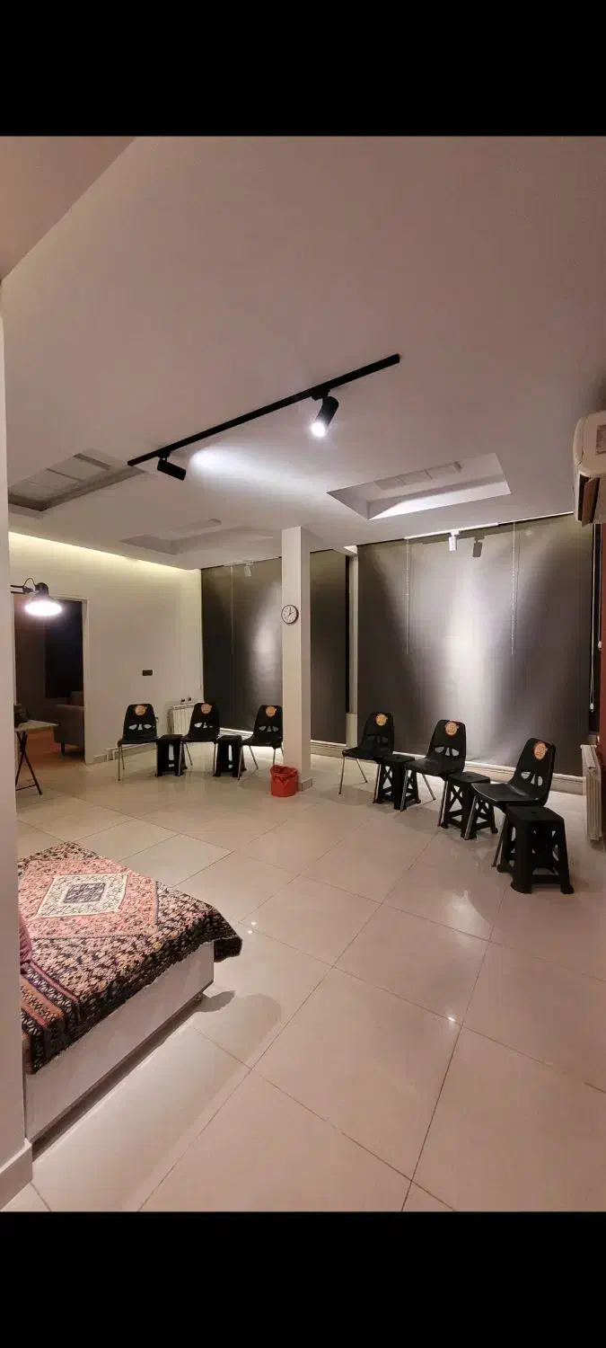 فضای هنری برای اجاره|اجارهٔ کوتاهمدت دفتر کار و فضای آموزشی|تهران, امام زاده قاسم (نیاوران)|دیوار