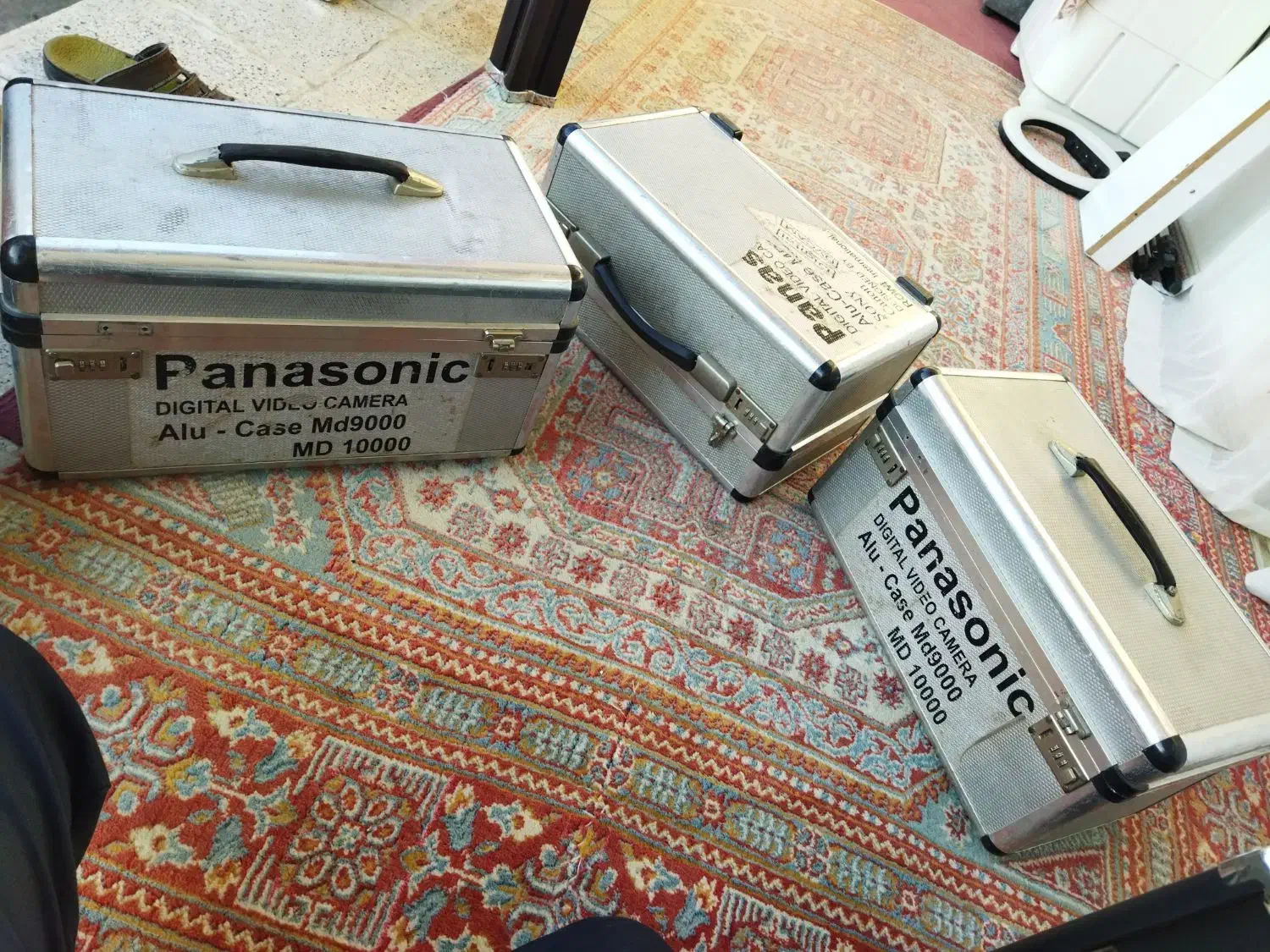 چمدان دوربین|دوربین عکاسی و فیلم‌برداری|گنبد کاووس, |دیوار