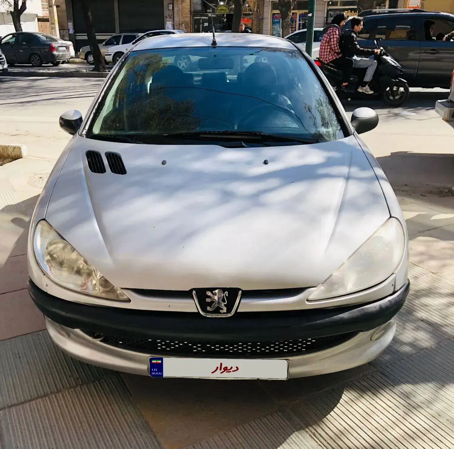 پژو ۲۰۶|خودرو سواری و وانت|همدان, |دیوار