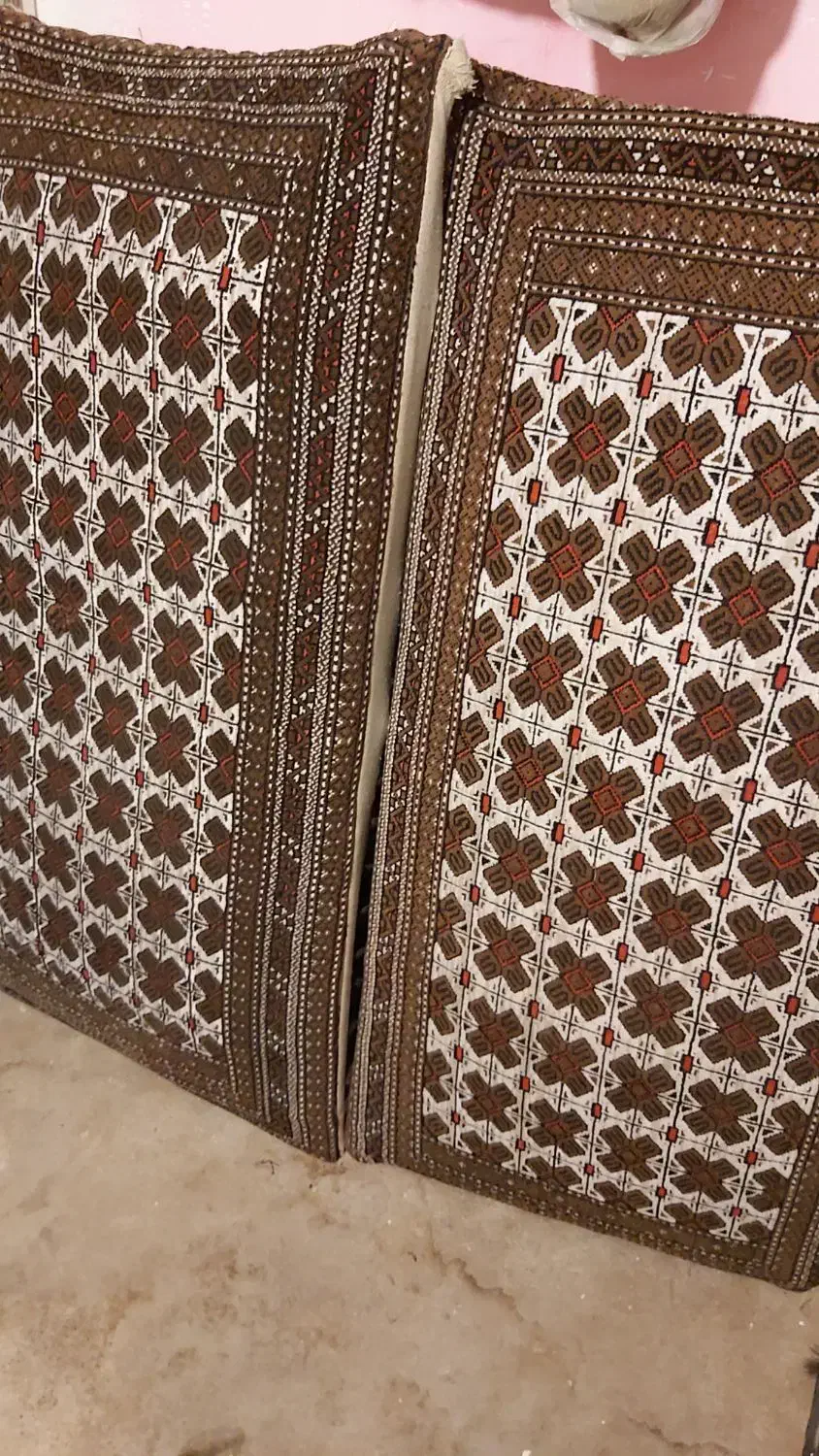 پشتی|پشتی|خوی, |دیوار