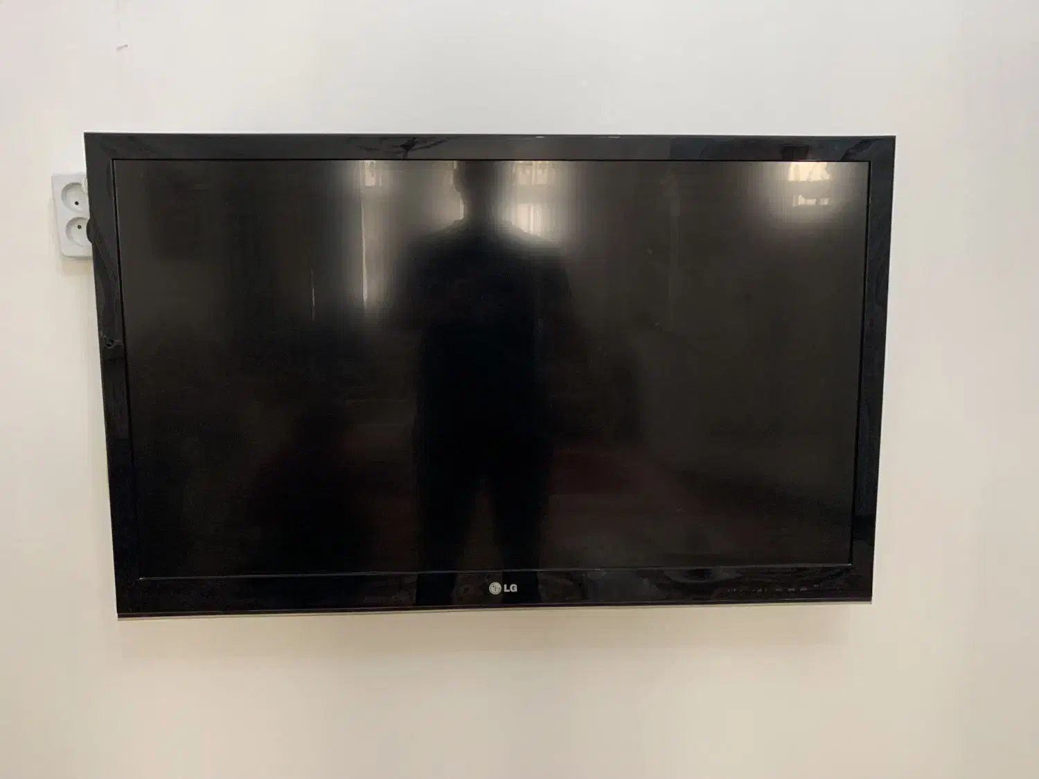 تلویزیون ال جی ۴۲ اینچ|تلویزیون و پروژکتور|قزوین, |دیوار