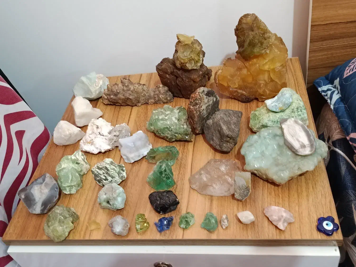 سنگ های قیمتی|جواهرات|زنجان, |دیوار