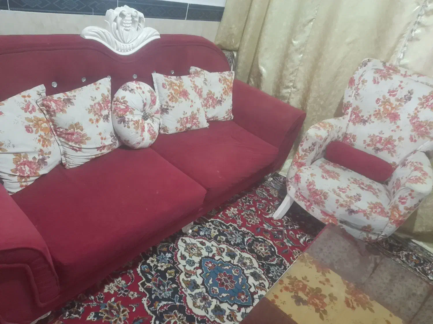 یک تخته مبل راحتی هفت نفره|مبلمان خانگی و میز عسلی|نطنز, |دیوار