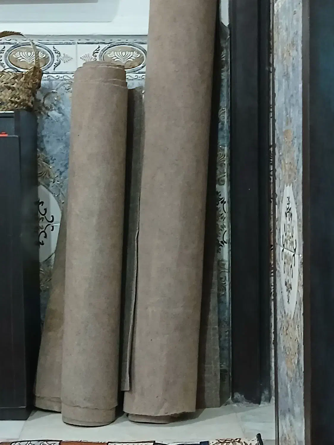 تعدادی موکت راهرویی تمیز|موکت|کارون, |دیوار