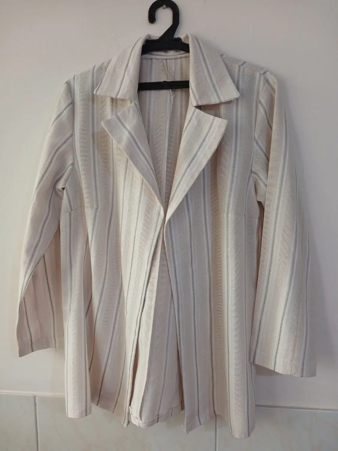 لباس ها|لباس|نیشابور, میدون بار|دیوار