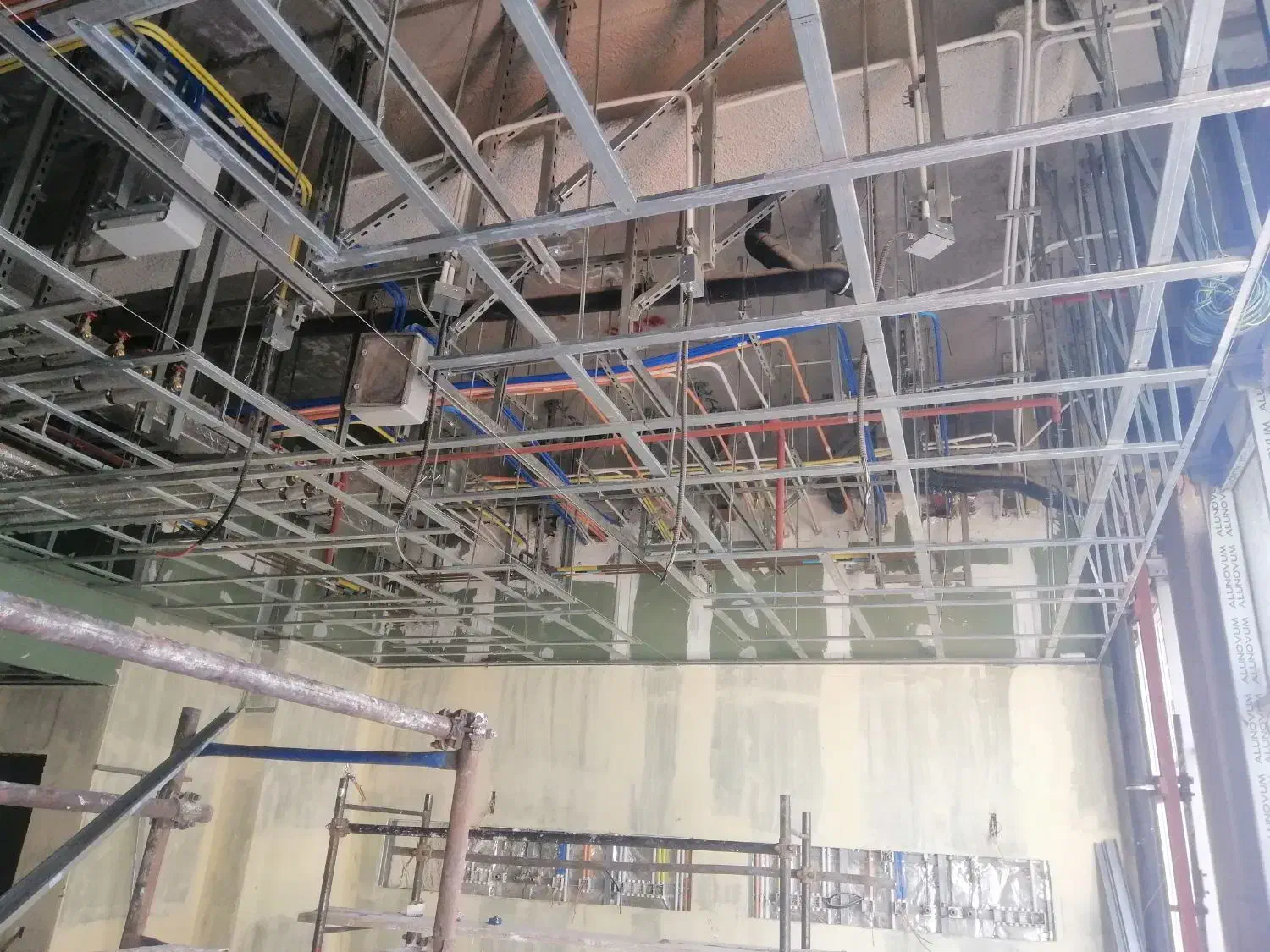 شاگرد کناف نیمه حرفه ای و حرفه ای|استخدام معماری، عمران و ساختمانی|تهران, فردوسی|دیوار