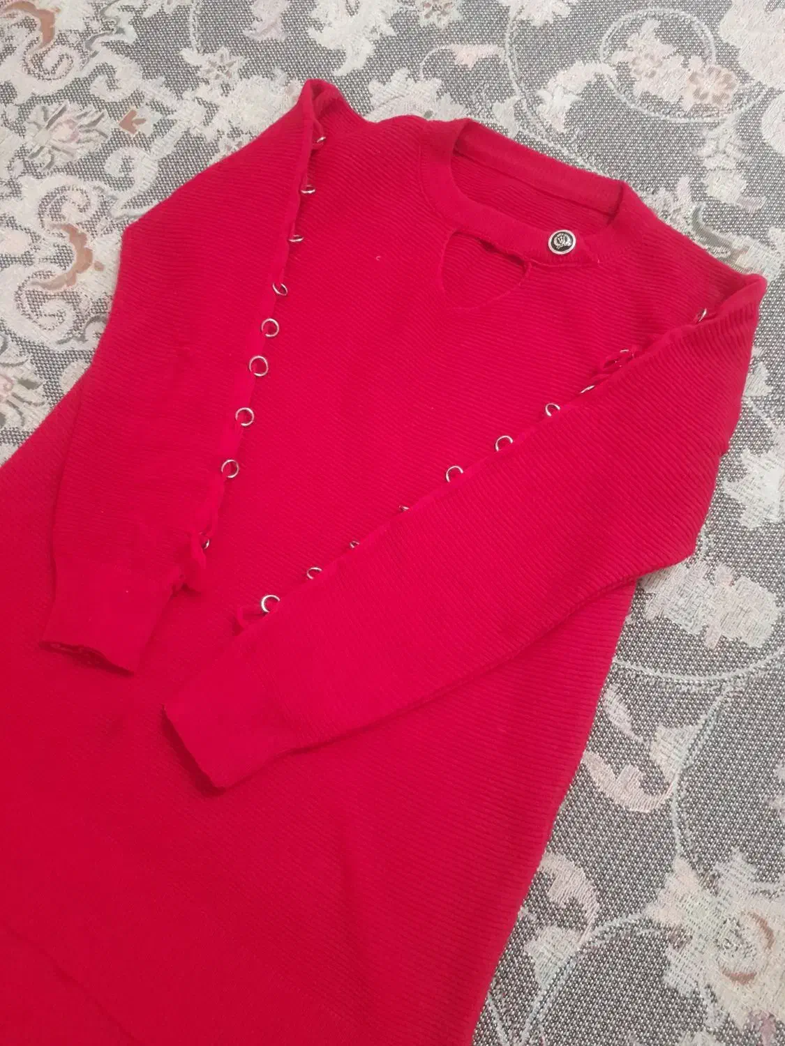 لباس یلدا|لباس|آبیک, |دیوار