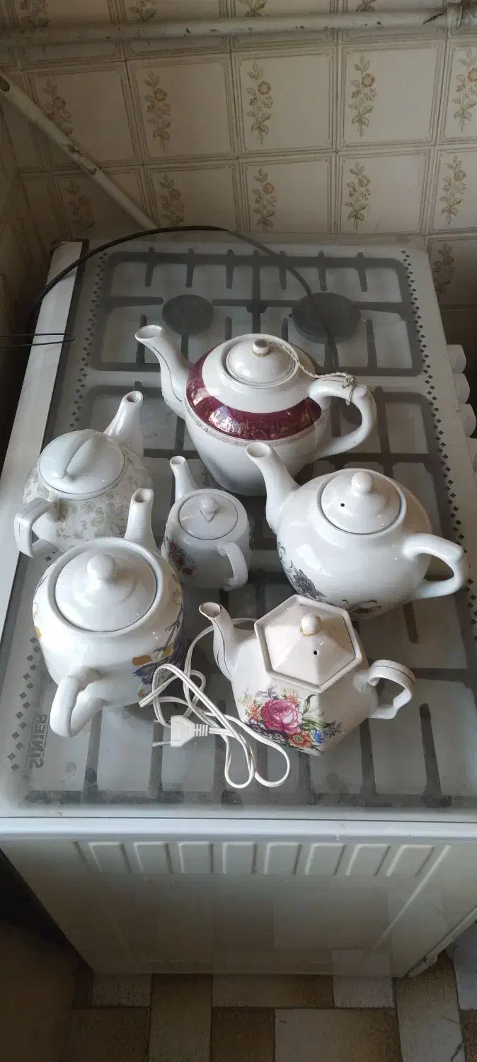 قوری جنس چینی و برقی یک عدد|قوری، کتری، قهوهساز دستی|ارومیه, |دیوار