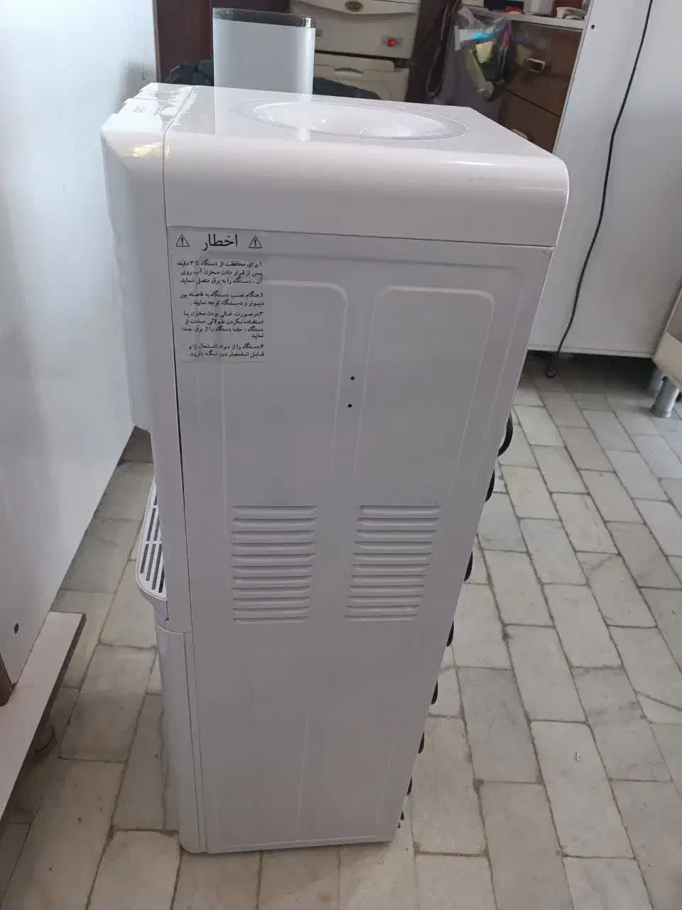 آبسردکن و آب جوش|آبسردکن و تصفیه آب|یزد, |دیوار