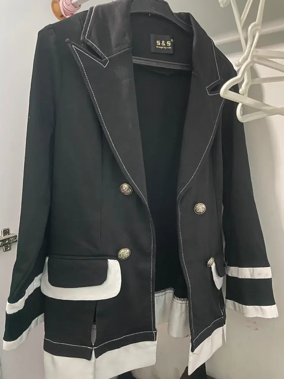 مانتو‌طرح خلبانی|لباس|قائن, |دیوار