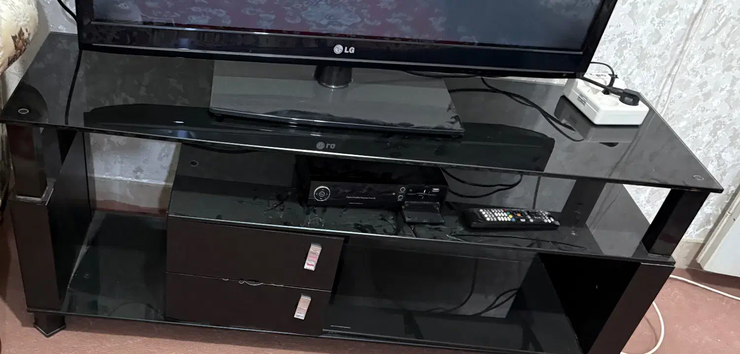 میز تلویزیون شیشه ای|میز تلویزیون|اسلام‌شهر, شهرک الهیه|دیوار