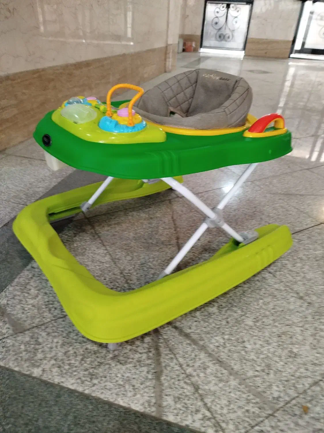 کریر  و روروک کودک کاملا نو|کالسکه و لوازم جانبی|تهران, نارمک|دیوار