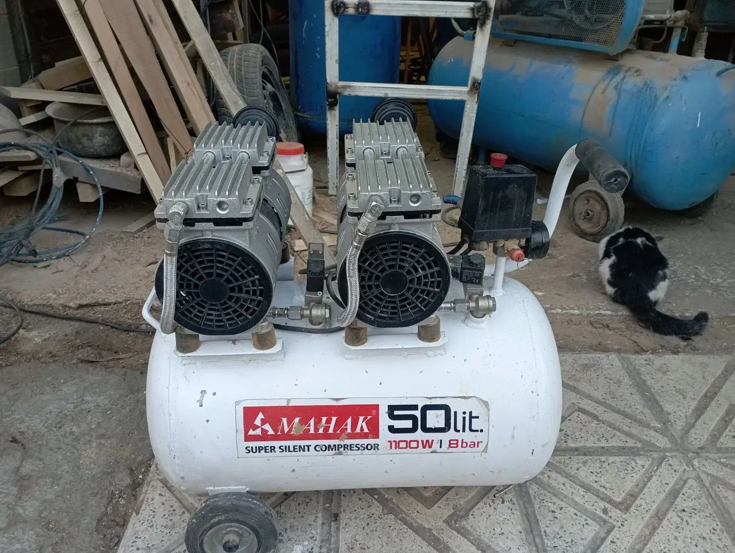 پمپ باد ۵۰ لیتری سایلنت ۴ سیلندر محک|ابزارآلات|هشتگرد, تهران دشت|دیوار